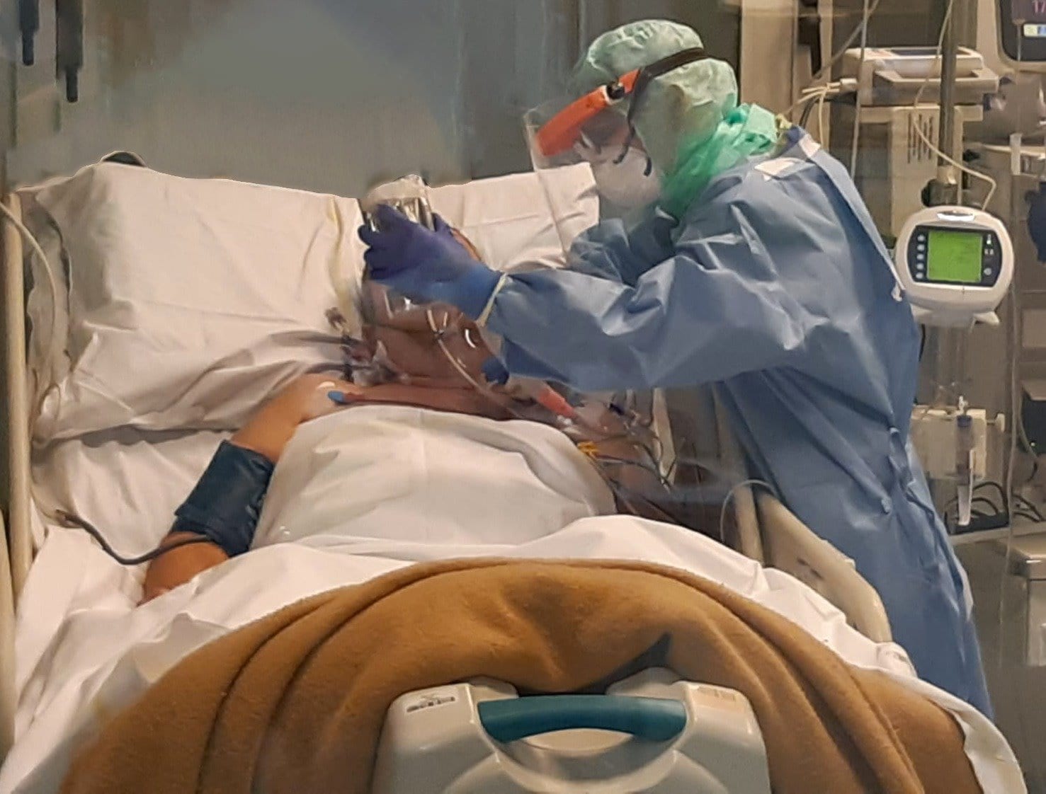 Coronavirus, l’accorato grazie di una paziente di Bergamo curata dalla rianimazione dell’ospedale di Saronno