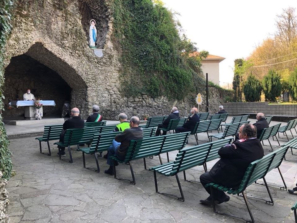 Saronno e Limbiate vicine nella fede: preghiera col sindaco alla Grotta di Lourdes