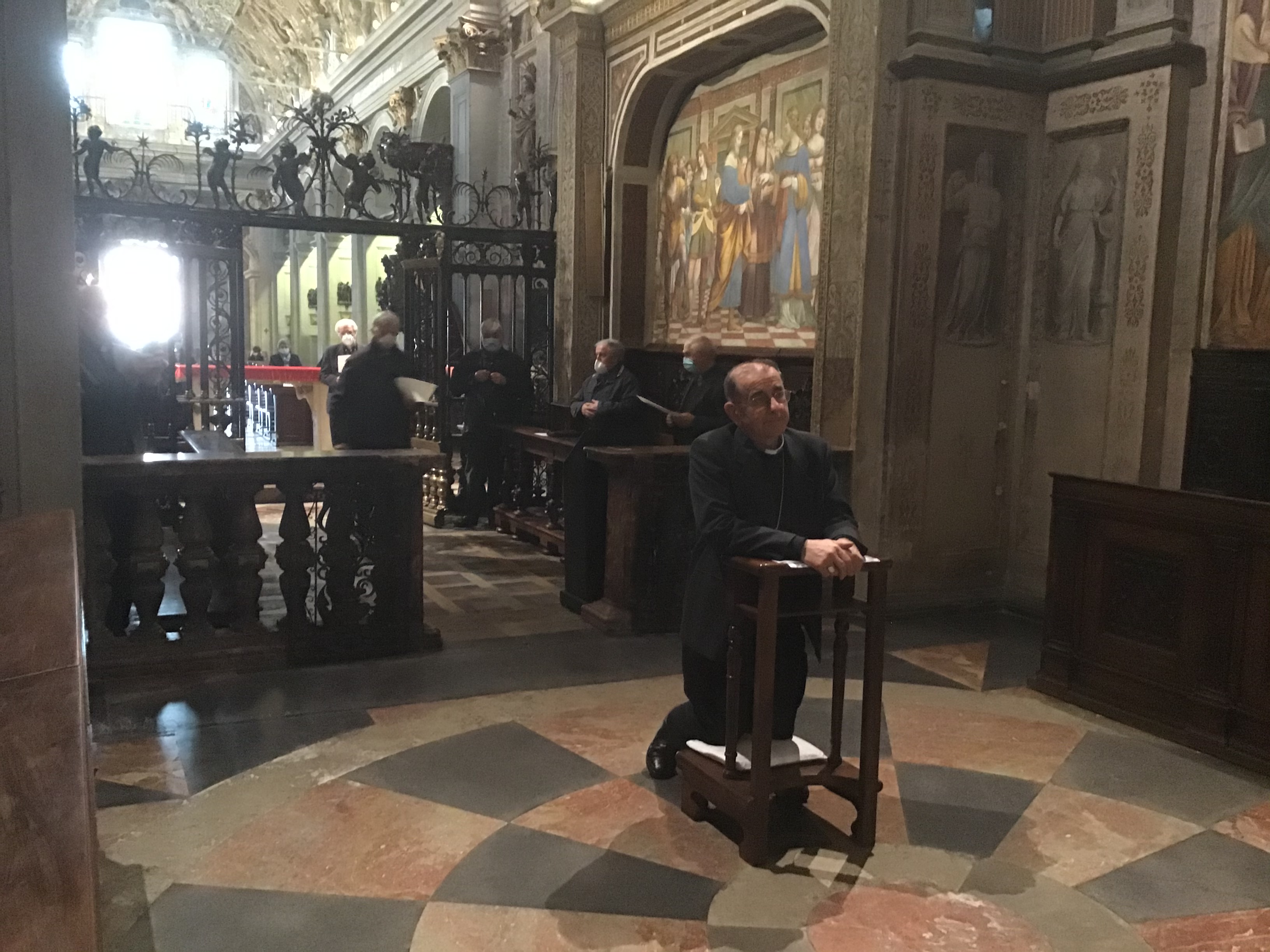 1 maggio: visita a sorpresa dell’arcivescovo Delpini al Santuario di Saronno