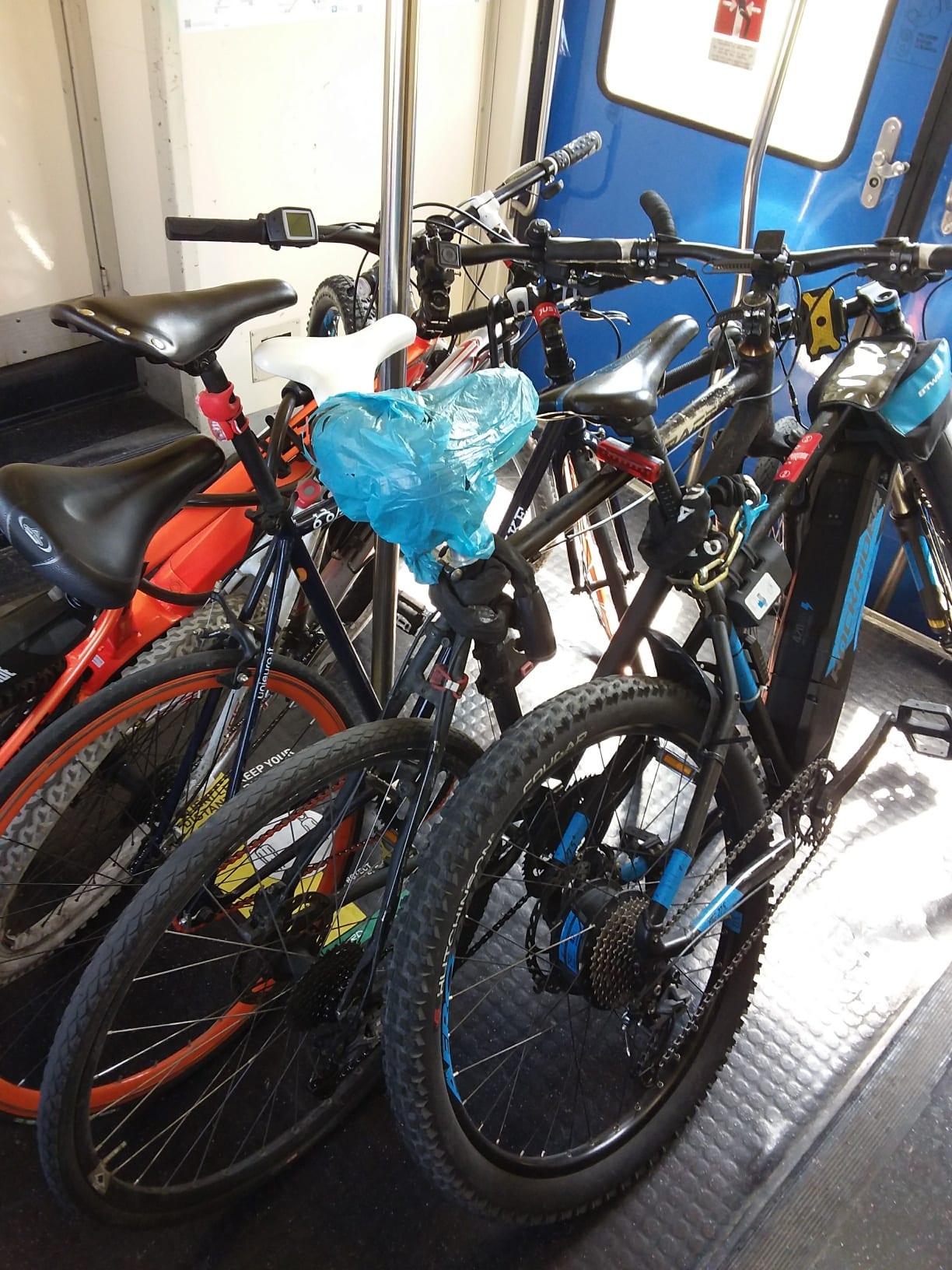 Biciclette sui treni, Andrea Monti (Lega): “Assalto riders problema per sicurezza viaggiatori”
