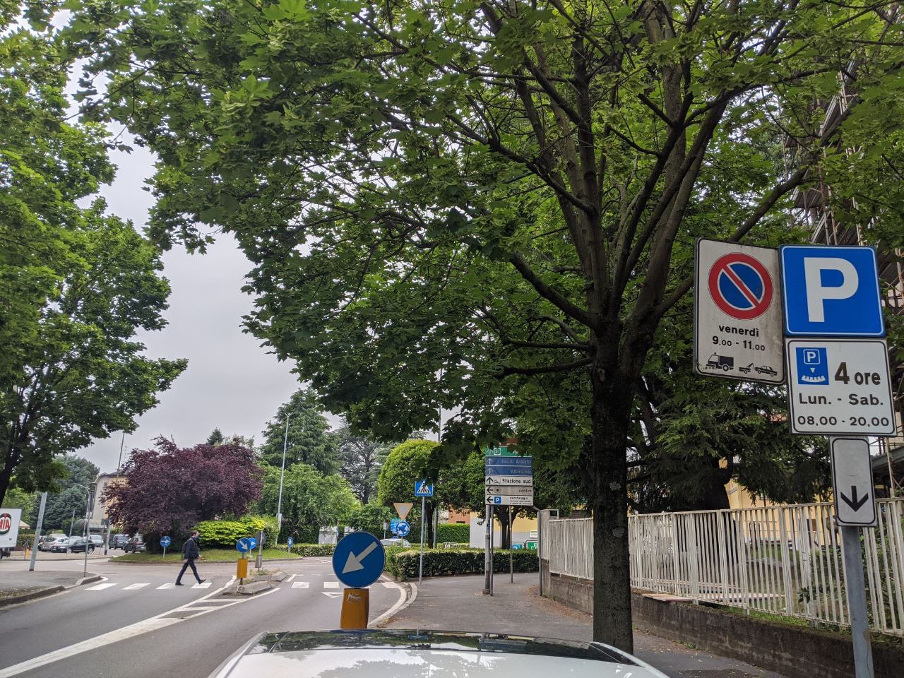 Saronno, Prealpi: zona disco di 4 ore per rendere i parcheggi “off limits” per i pendolari