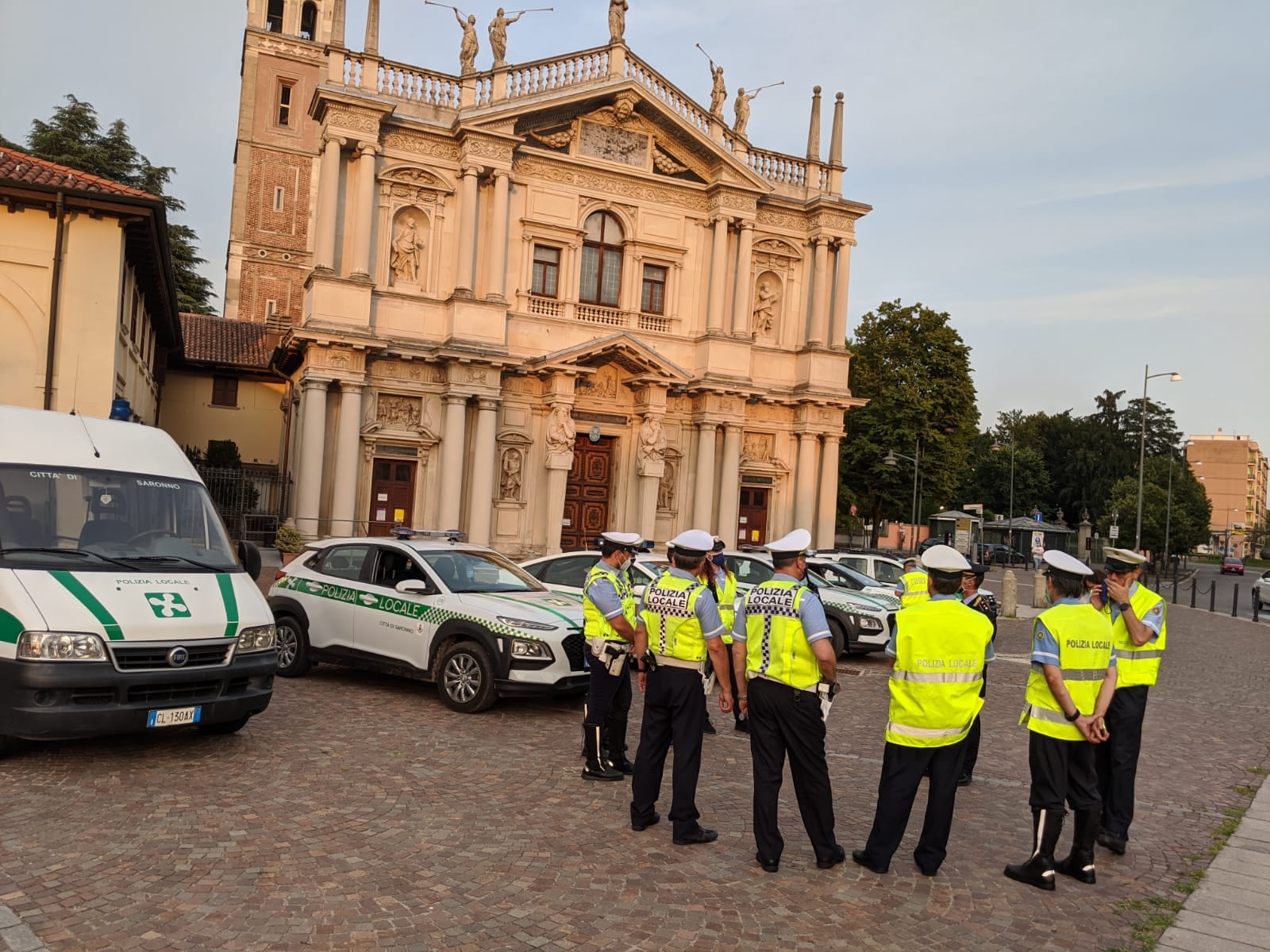 Polizie locali di Saronno, Busto Gallarate e Varese uniscono le forze: venerdì serata e notte di controlli
