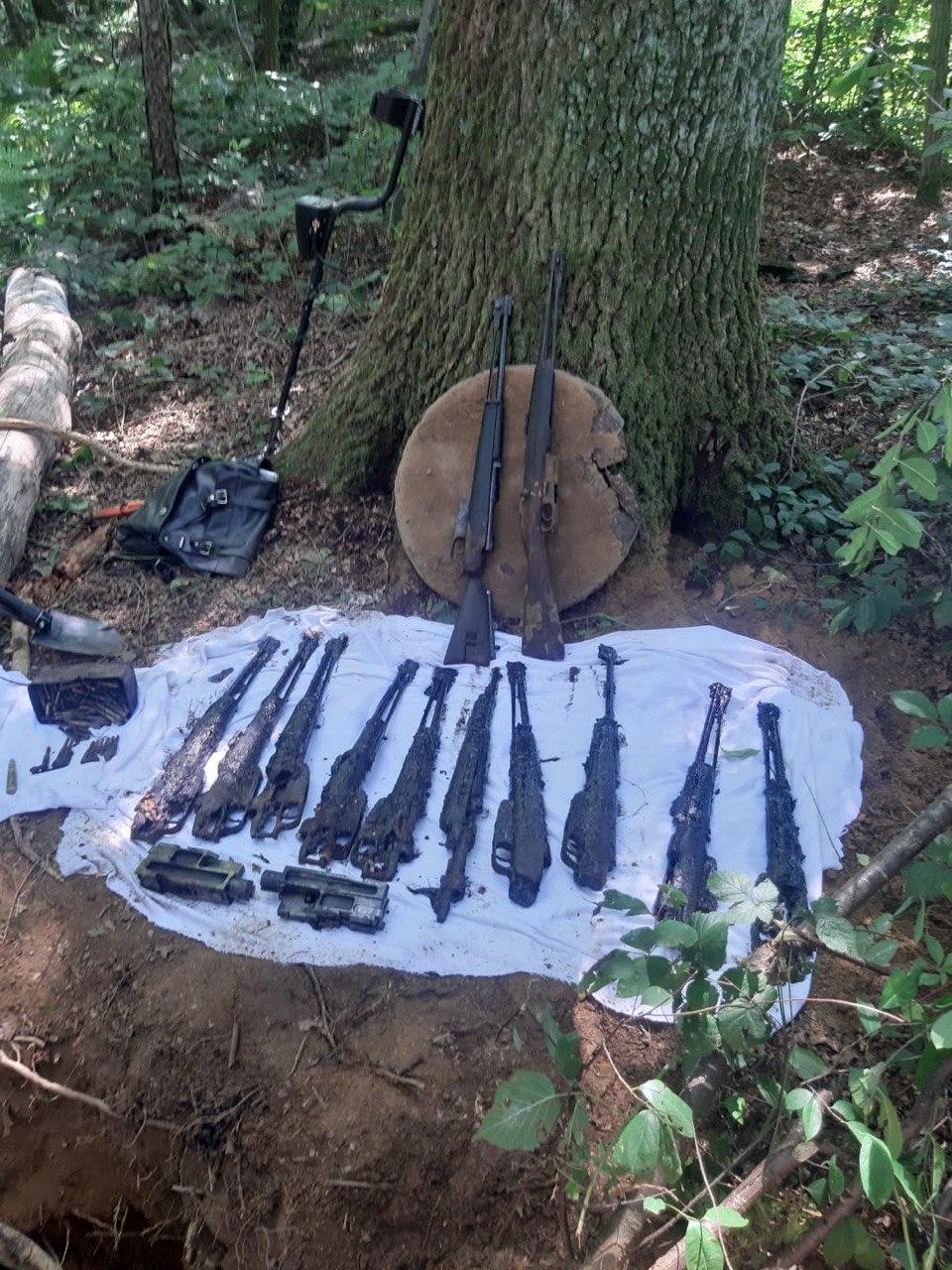 Nei boschi del Varesotto compaiono tante armi… storiche