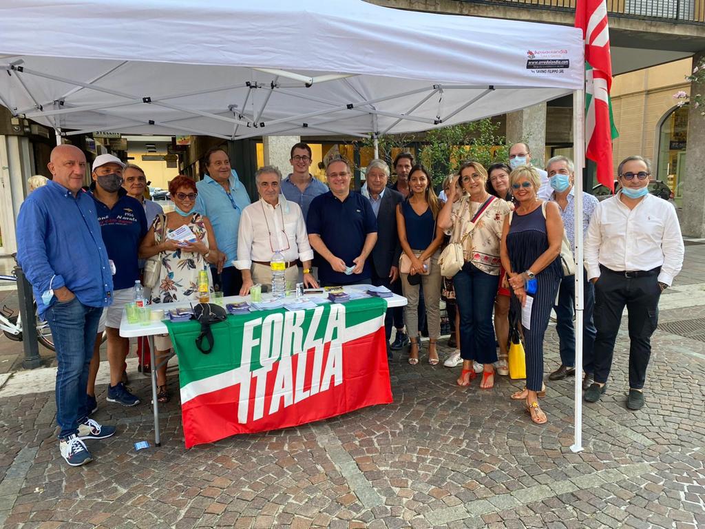 Forza Italia condanna i vandalismi ai manifesti e… rimarca il sostegno a Fagioli