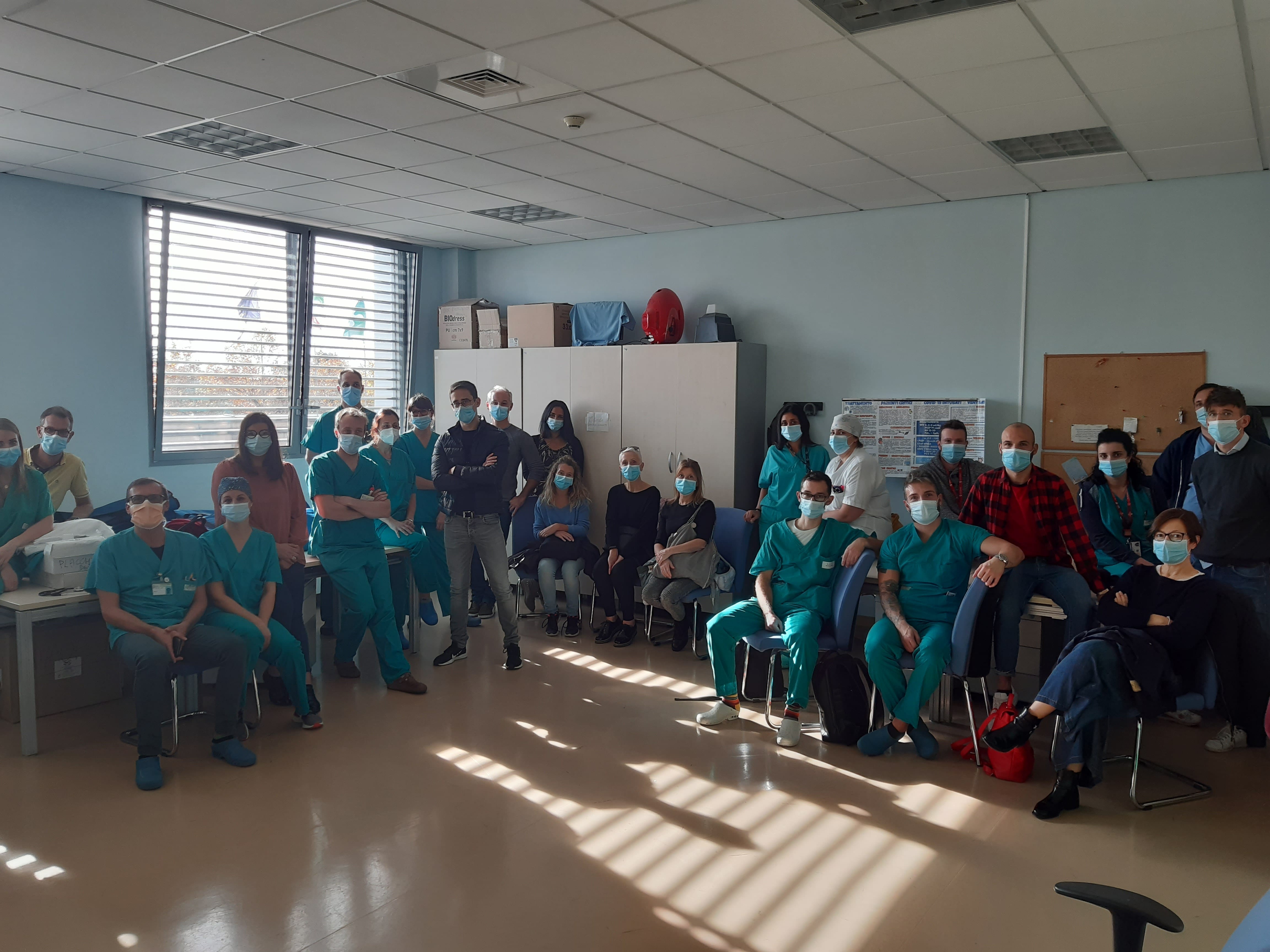 Covid, medici varesini in partenza per l’ospedale in Fiera di Milano