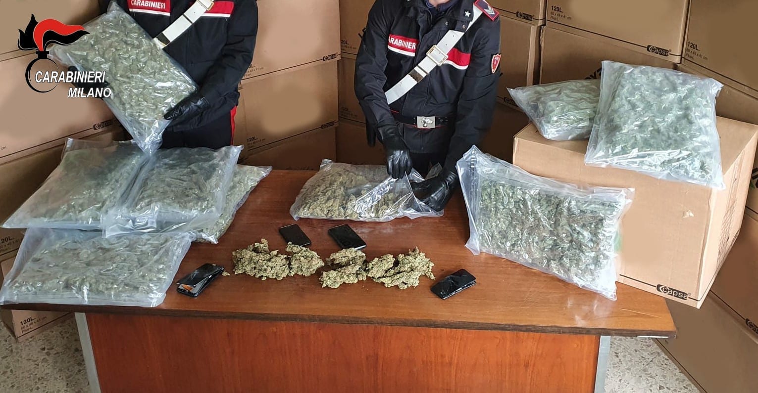 Montagna di droga trovata a Misinto: 5 arresti