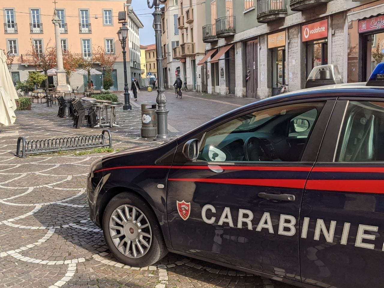Saronno, rapine nei negozi col coltello: arrestato dai carabinieri