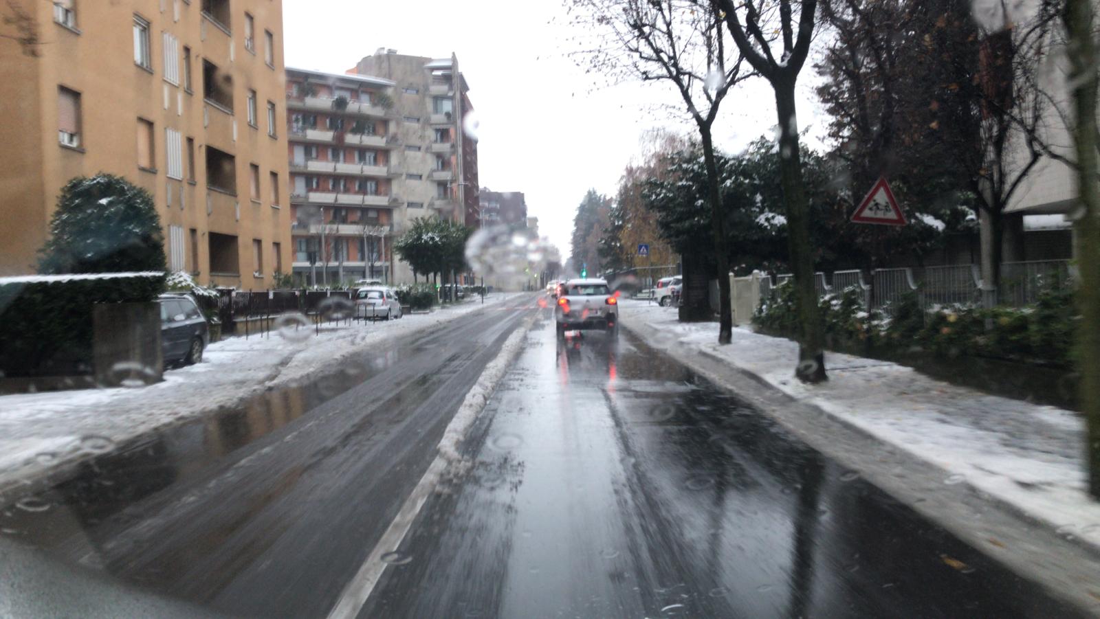 Da neve a pioggia: la situazione a Saronno e le previsioni. Il maltempo va avanti