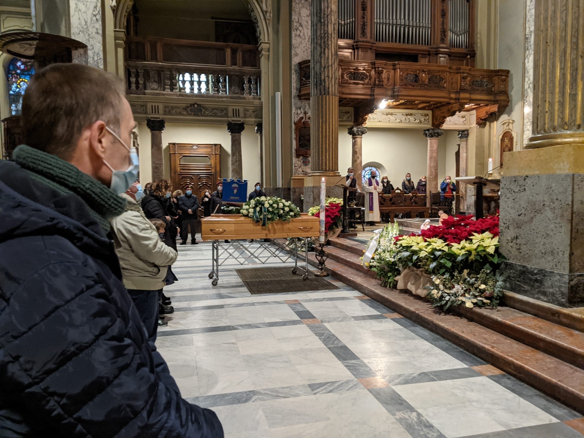 Saronno, funerale Alex Stella:  “Nel mistero del Natale trovare senso per la morte di un padre”