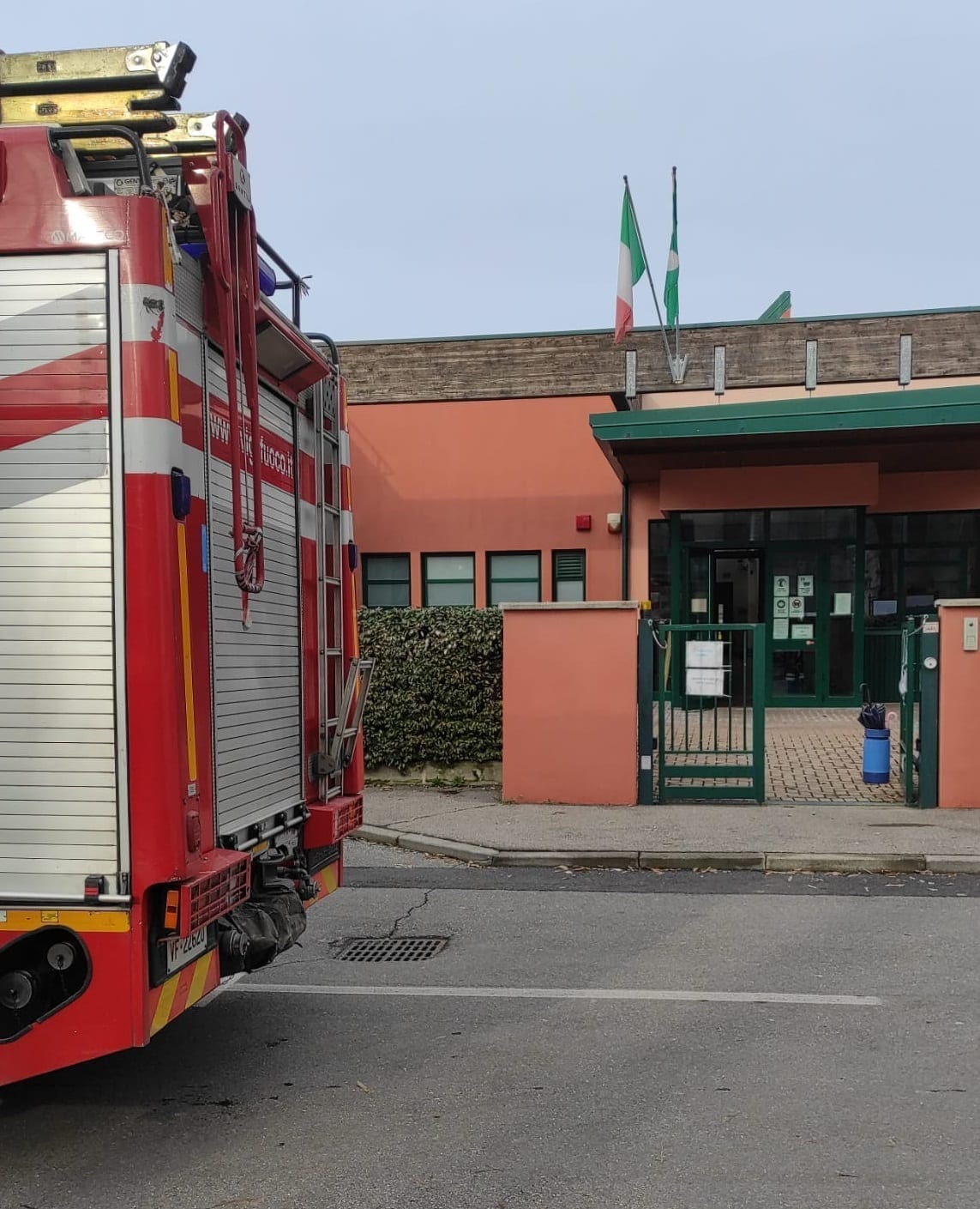 Bariola, allarme alla scuola materna arrivano pompieri e carabinieri ma…