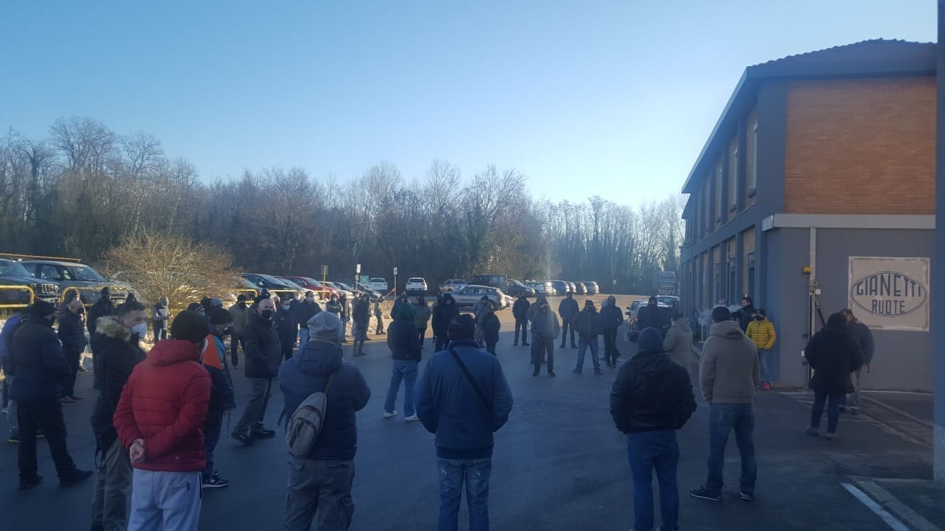 Sindacalisti licenziati in Gianetti: i lavoratori in sciopero ad oltranza in difesa dei colleghi