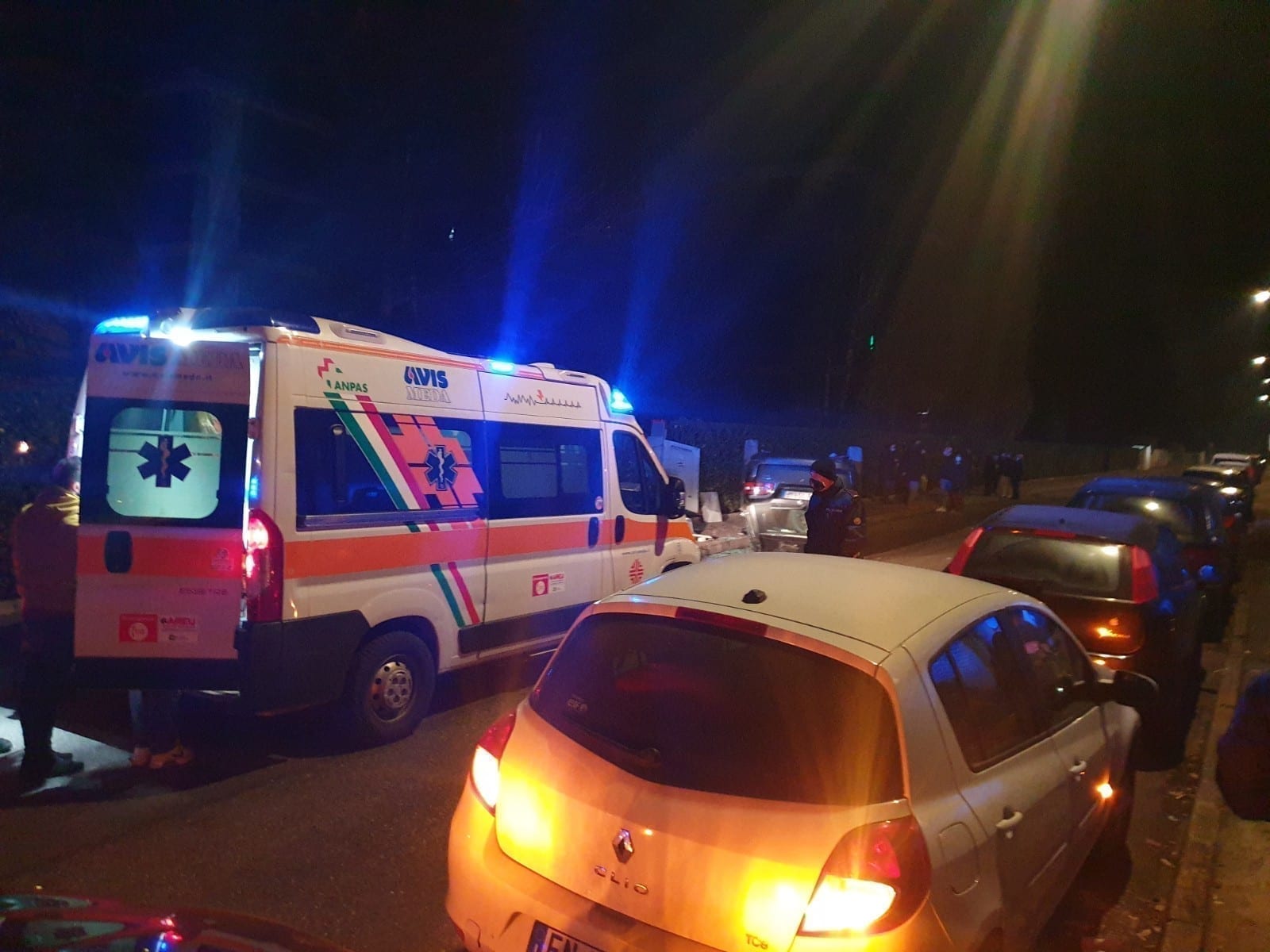Incidente con 3 contusi la scorsa notte in Varesina