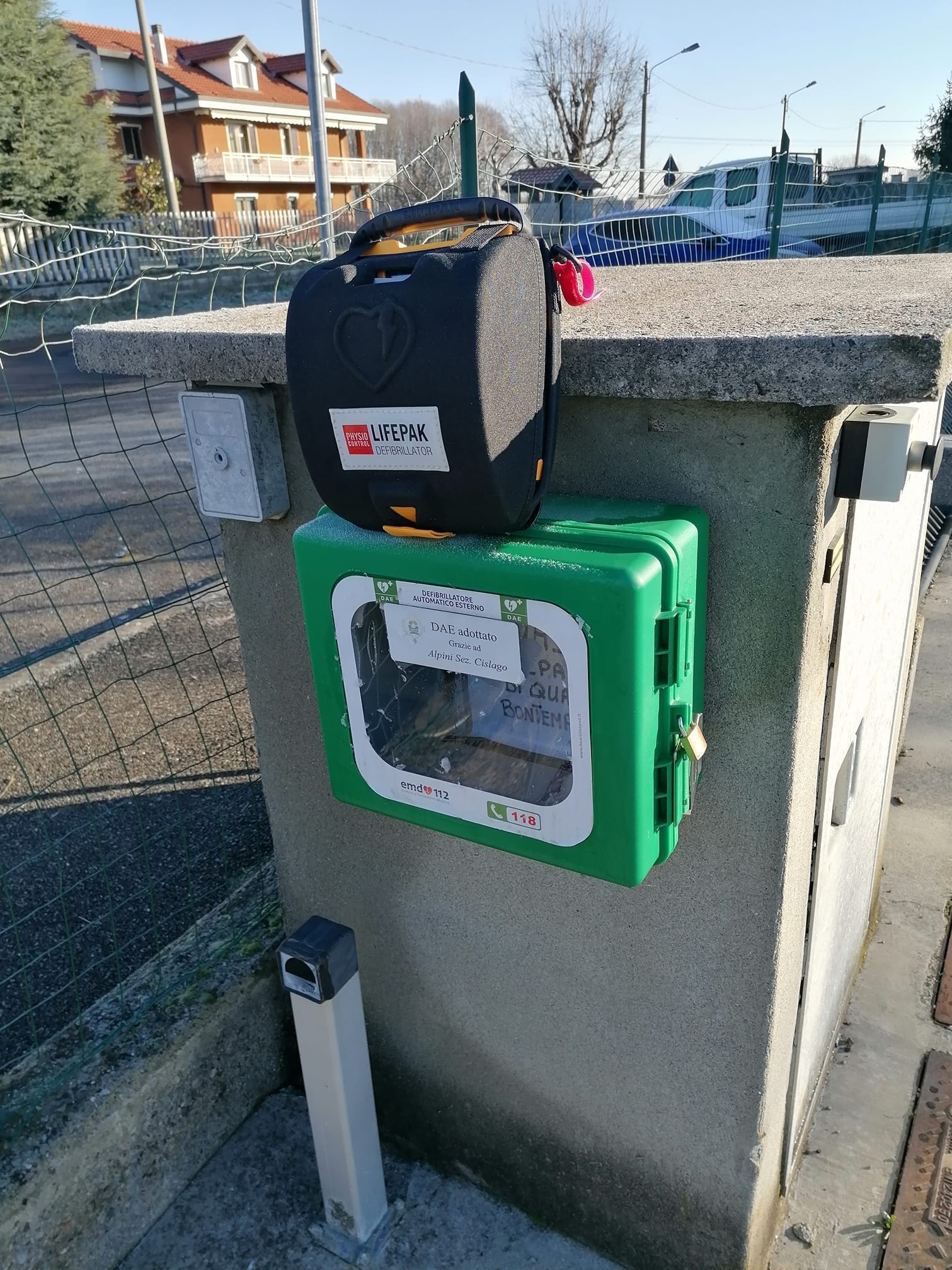Al parco degli Alpini è tornato il defibrillatore “vandalizzato”