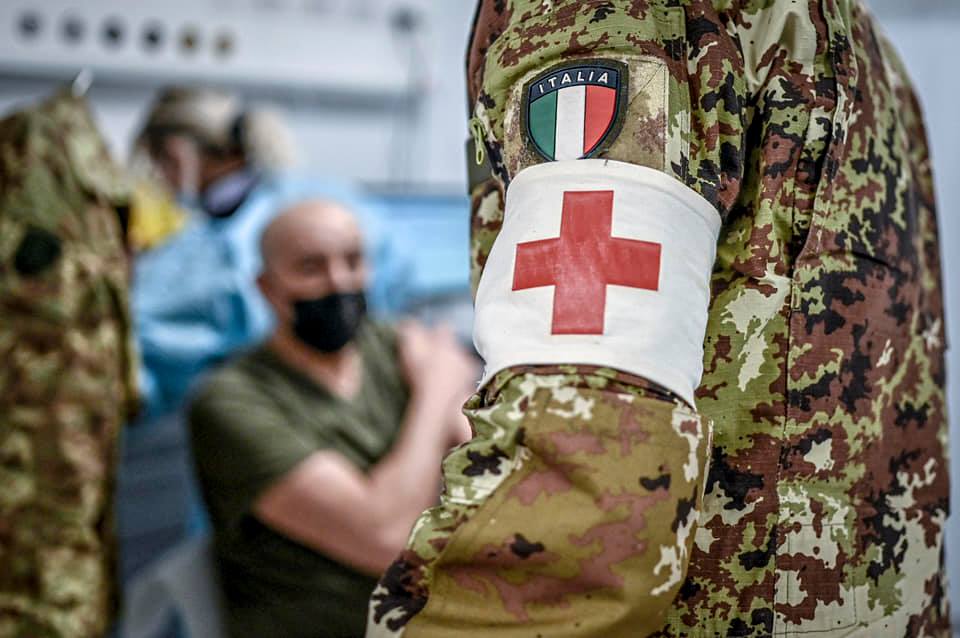 Poli vaccinali: a Saronno in Pizzigoni, a Varese l’Esercito allestisce la Schiranna