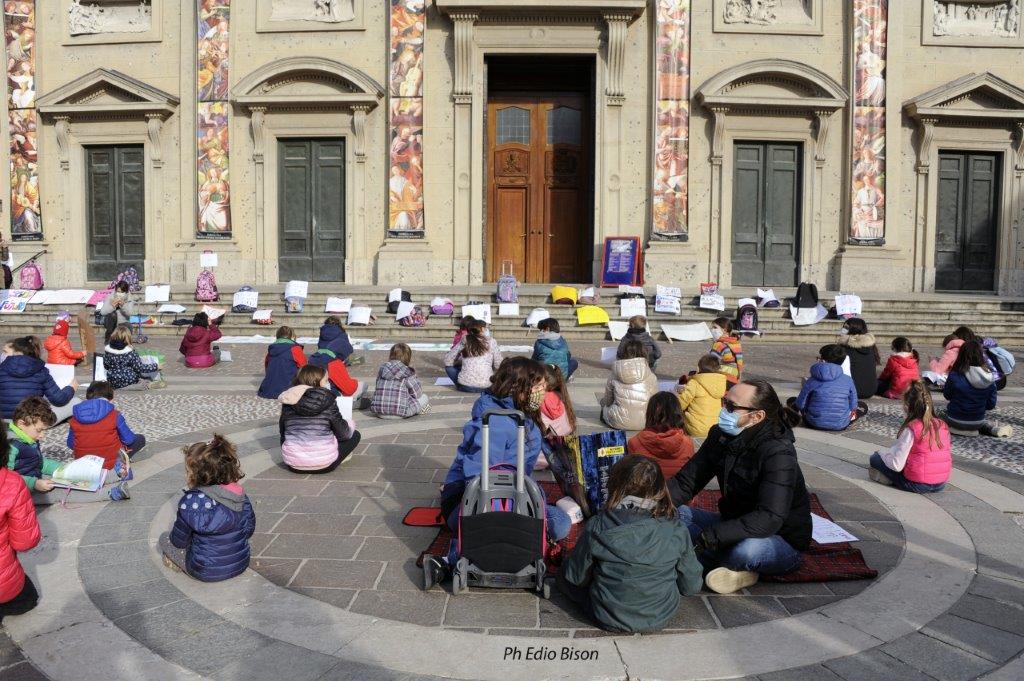 Da Saronno e Limbiate la protesta per la riapertura delle scuole