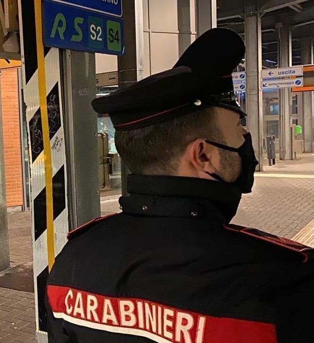 Presi i 2 autori della violenza sessuale sulla Milano-Varese: riconosciuti dai carabinieri di Saronno