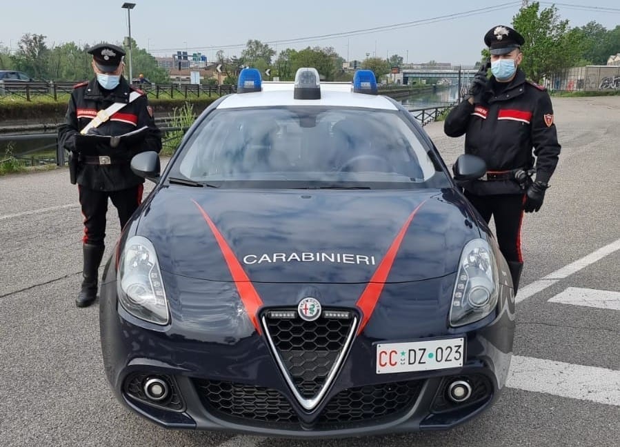 Lazzatese con mezzo chilo di droga in auto fermato dai carabinieri