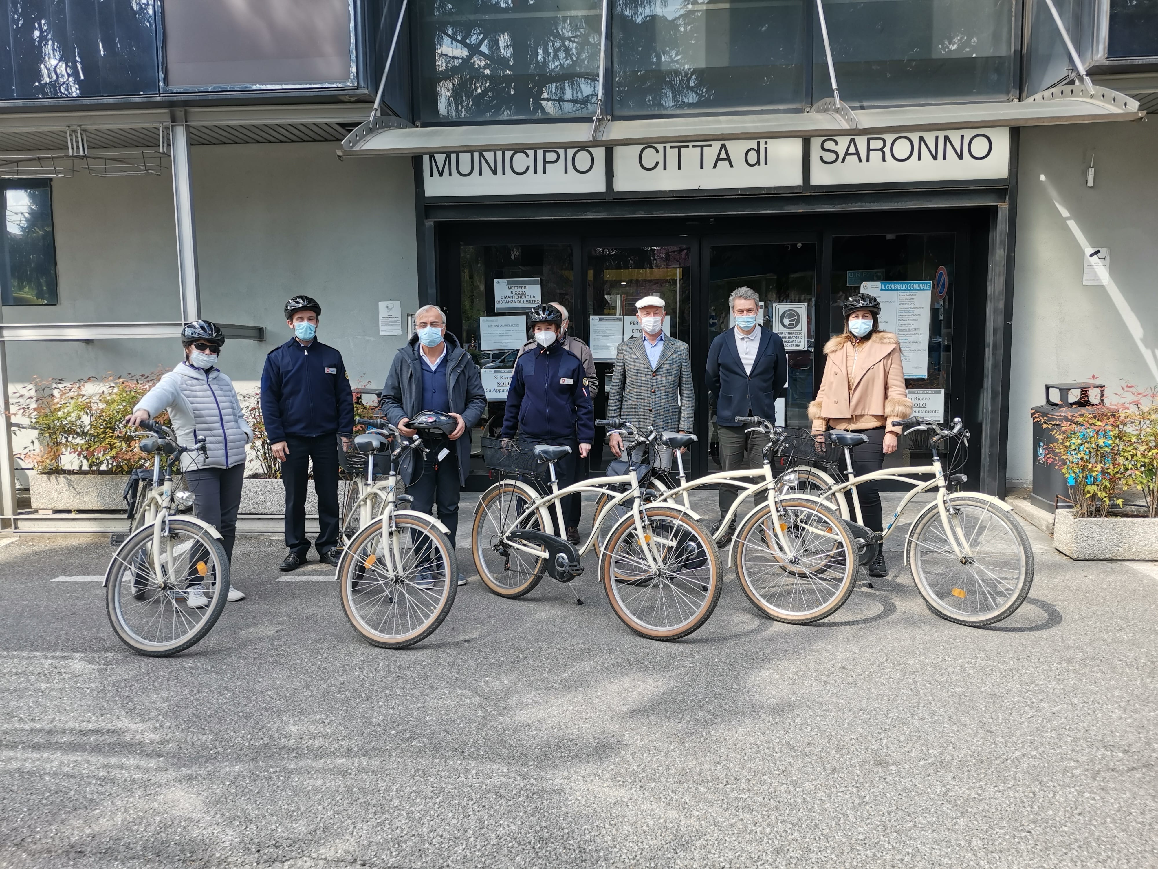 Saronno, bici “dal parco Lura” per ispettori ambientali e tecnici dell’ufficio Verde