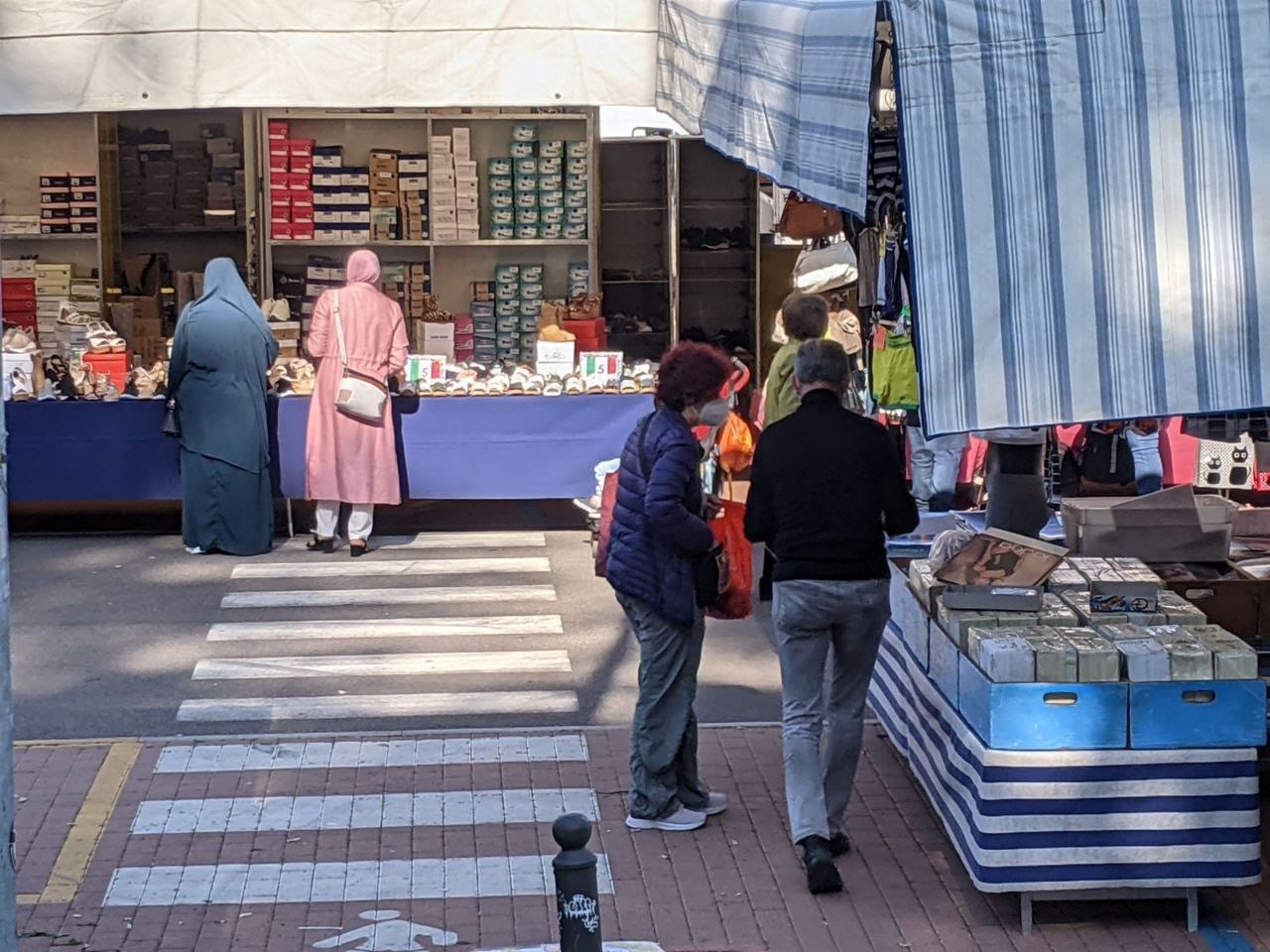 Saronno, borseggiatore al mercato: vittima una 72enne