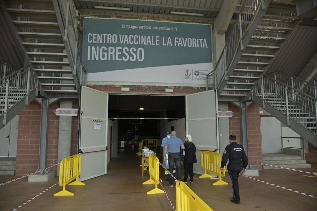 Covid, scendono ancora i numeri dei contagi, meno di 50 casi tra Varesotto e Comasco