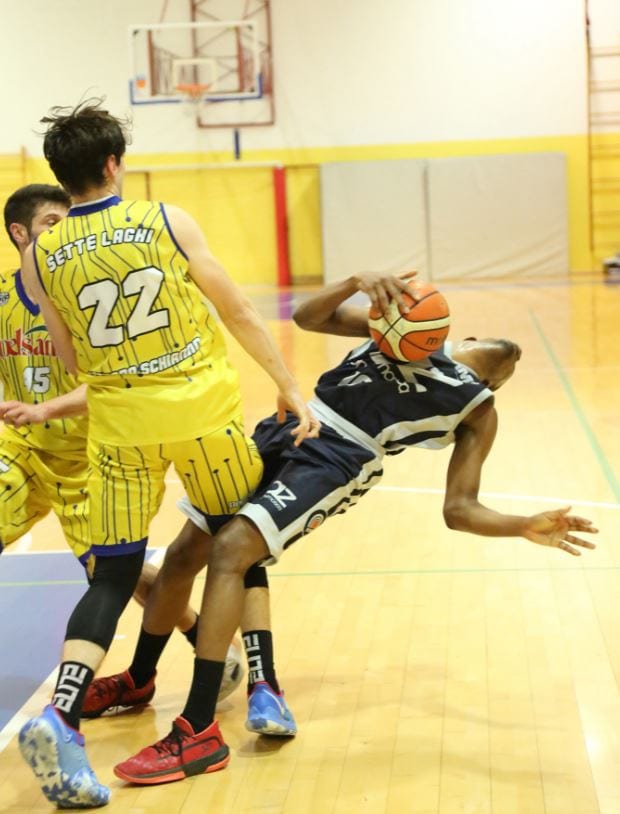 Basket C Gold, Gazzada espugna il Palaronchi: Az Saronno battuta ma non cambia niente