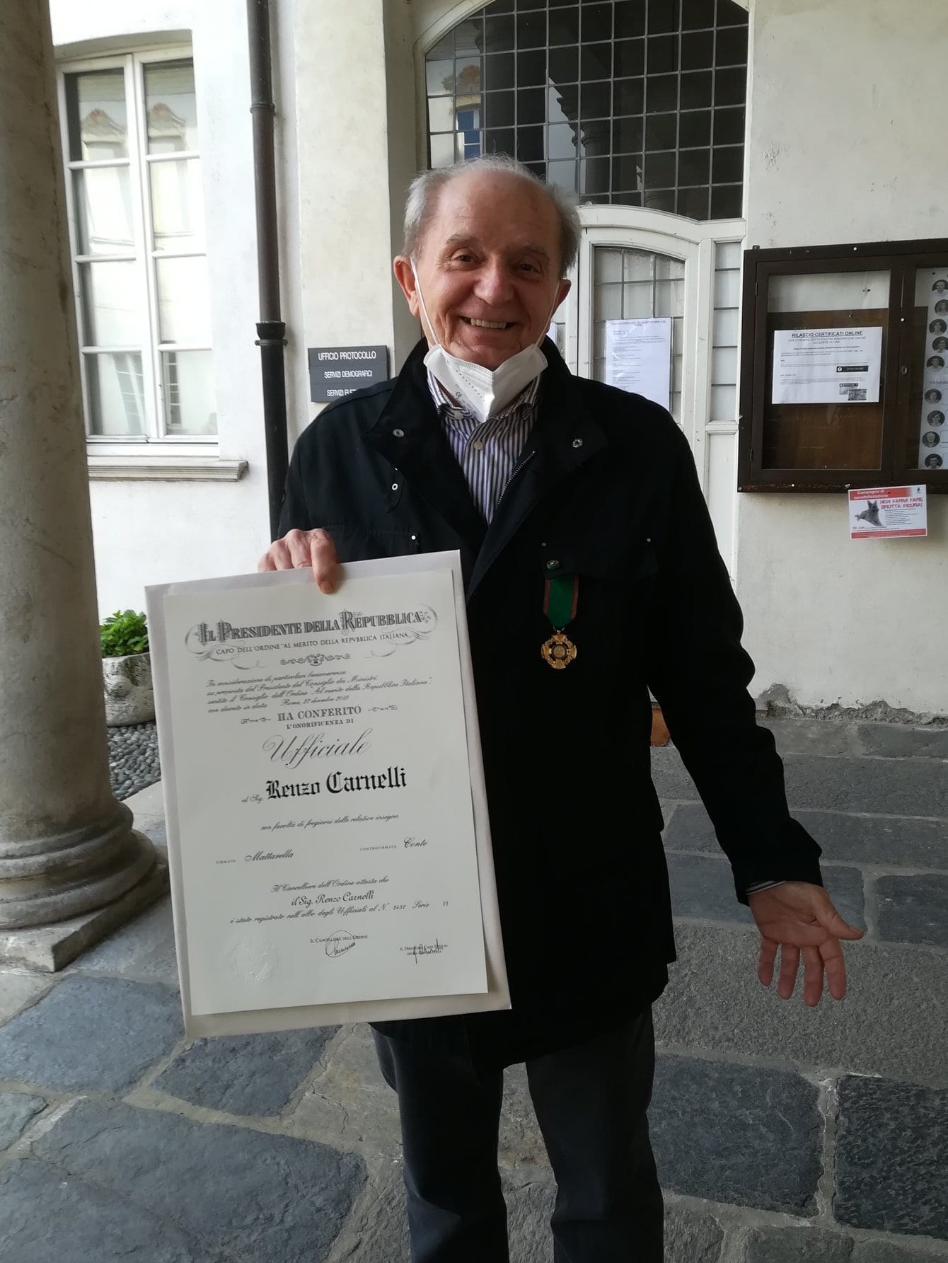 Turate: onorificenza a Renzo Carnelli dal presidente della Repubblica
