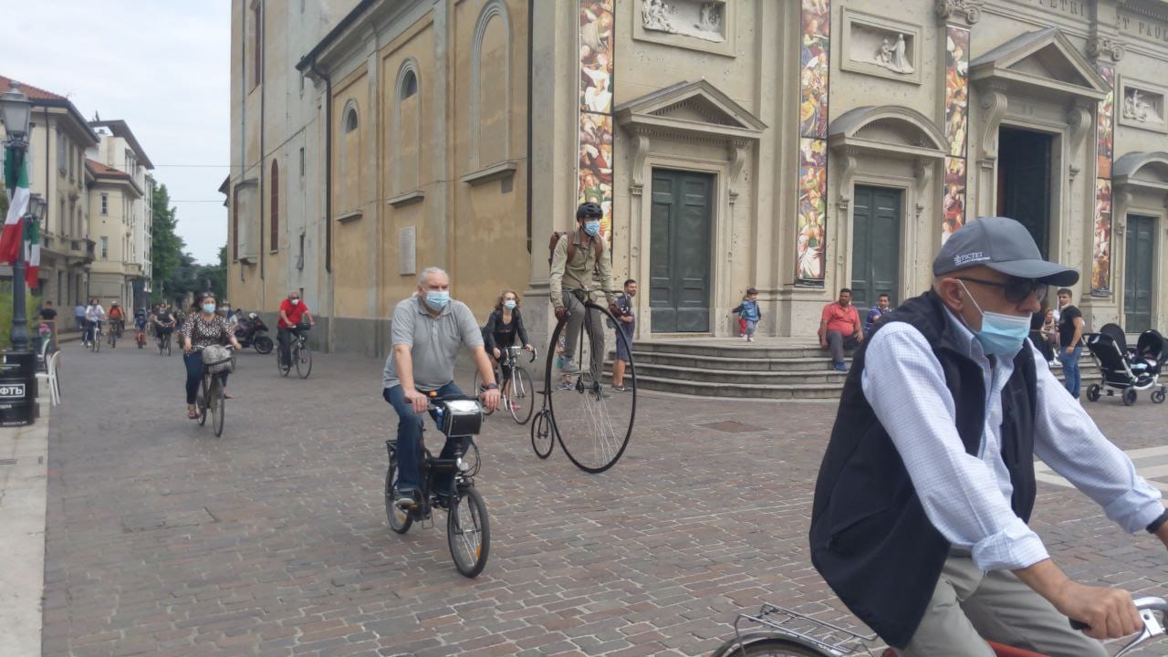 “Le bici di una volta”: il ciclismo d’epoca in mostra Saronno