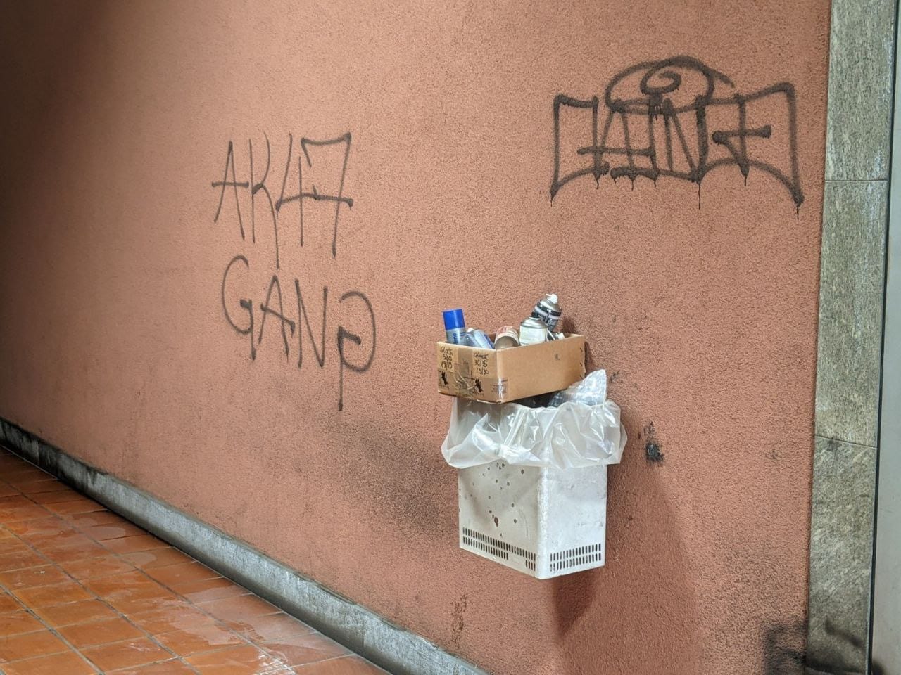 Ieri su ilS: raid vandalico in via Varese. Un indagato per la morte di Attanasio. Campana bloccata in piazza