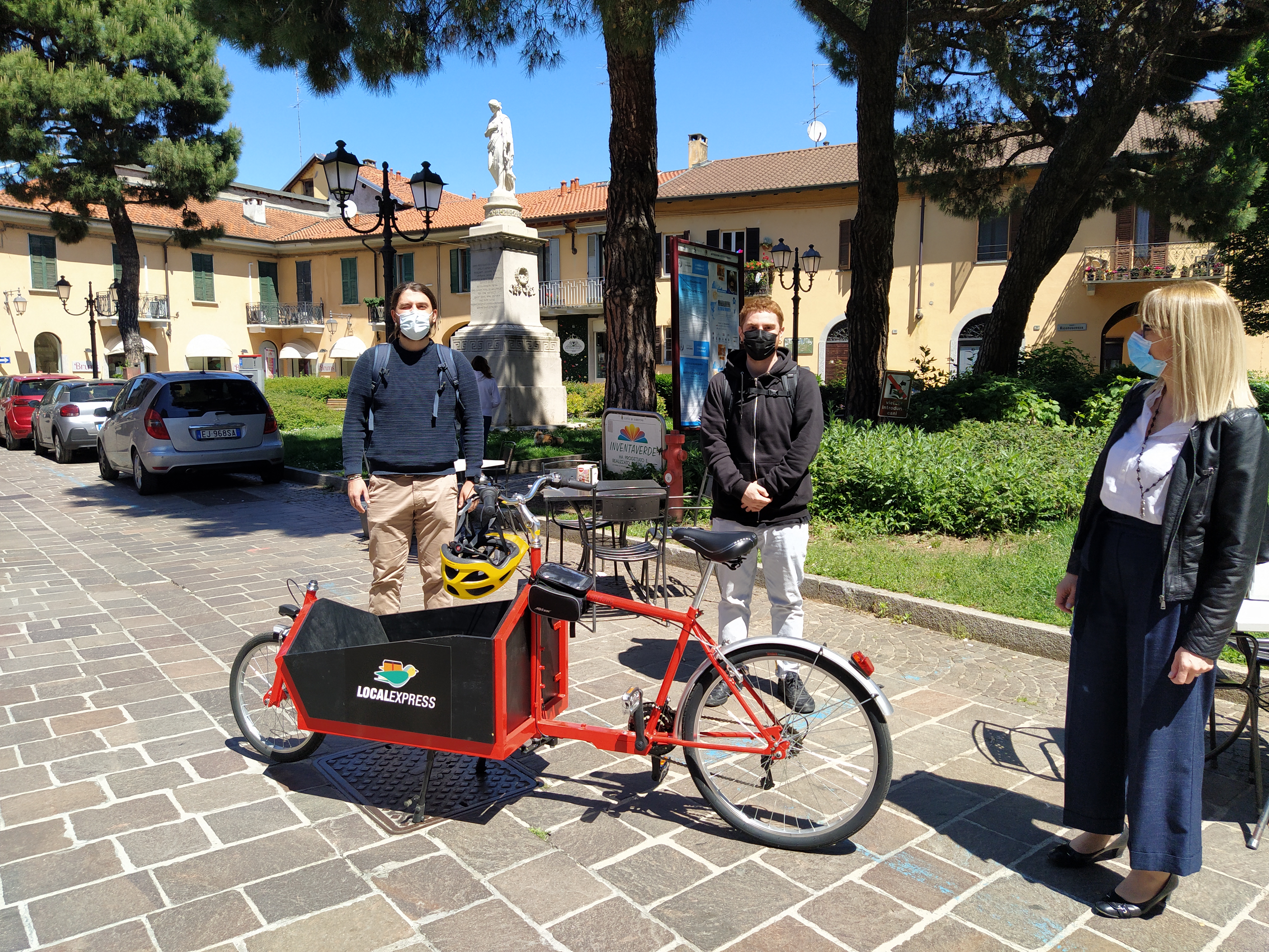 Local express: a Saronno anche il Comune sostiene la cargo bike per le consegne a casa dei commercianti