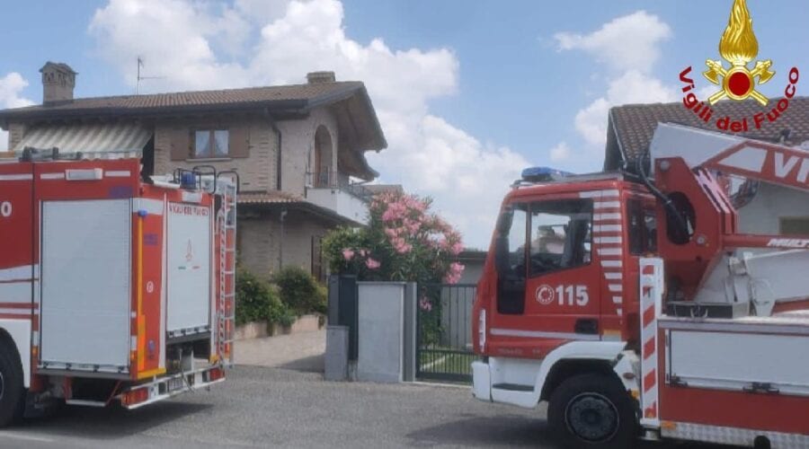 Incendio in villetta: pompieri di Saronno in trasferta a Lazzate