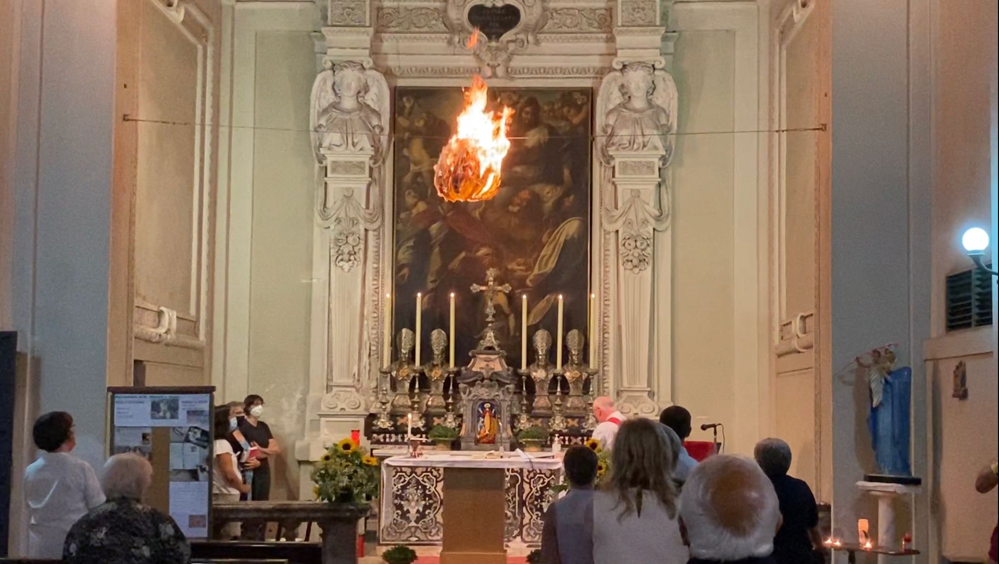 San Giacomo, l’incendio del pallone torna nella storica chiesetta