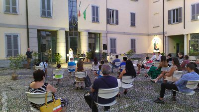 Musica e libri: sabato sera appuntamento in piazzetta a Ceriano Laghetto