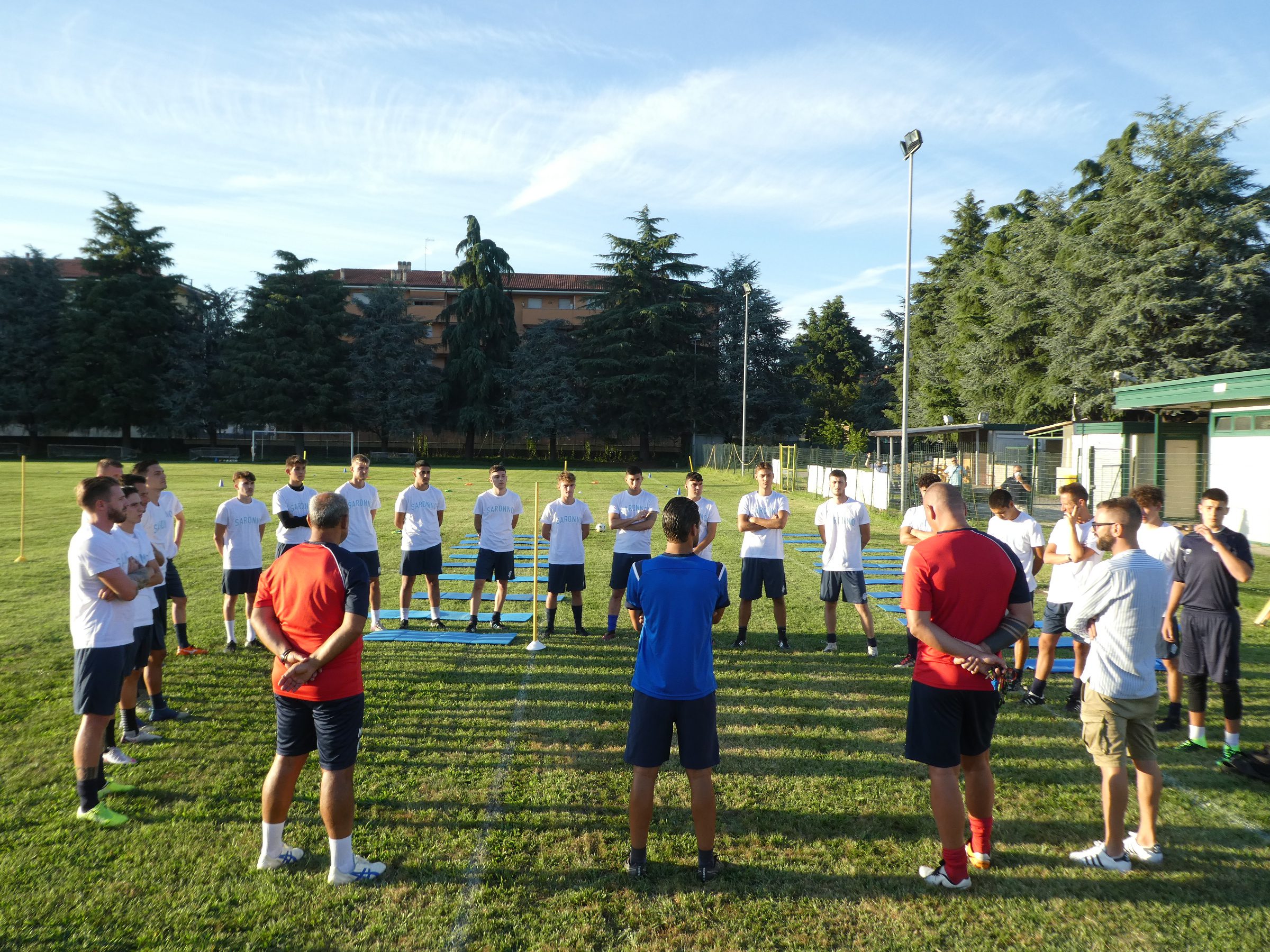 Calcio d’estate, Fbc Saronno-Varese col green pass: “Tifosi, venite presto”