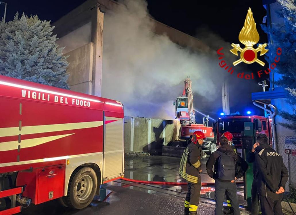 Ieri nel Saronnese: incendio a Caronno, truffa dello specchietto sventata, incidente in Varesina