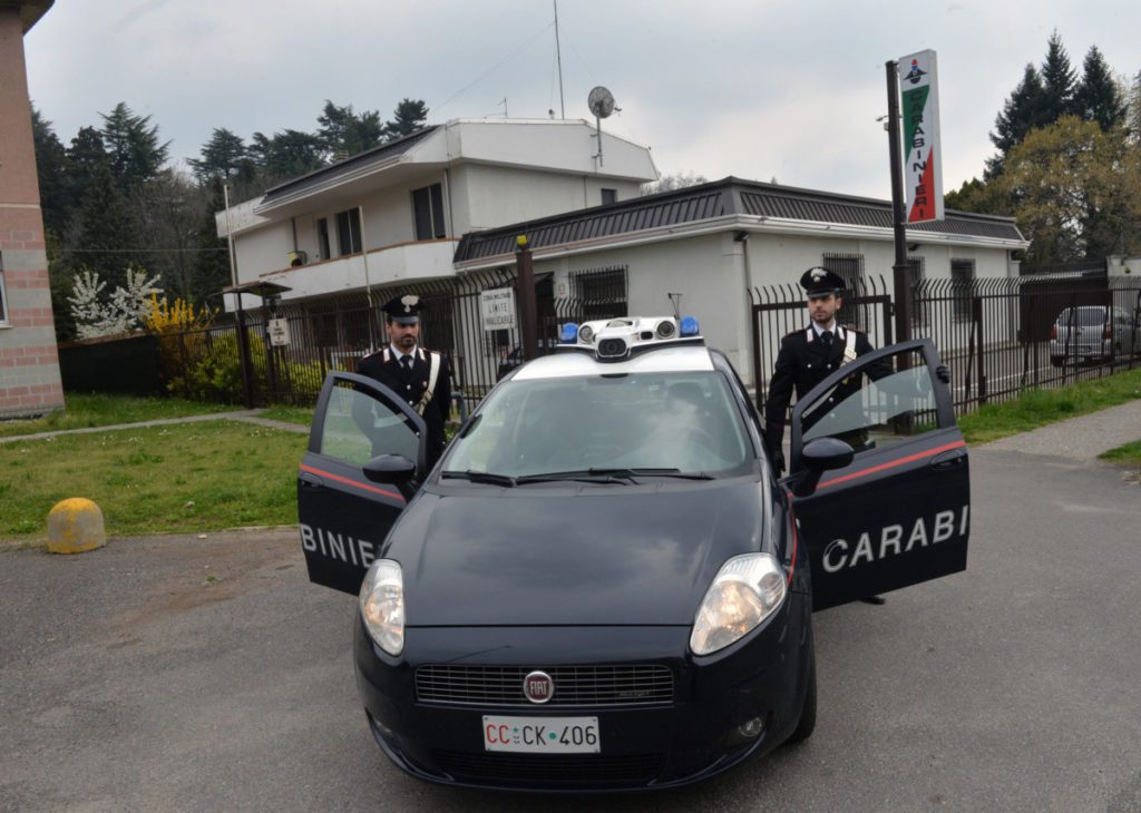 Controlli antidroga dei carabinieri, due uomini nei guai