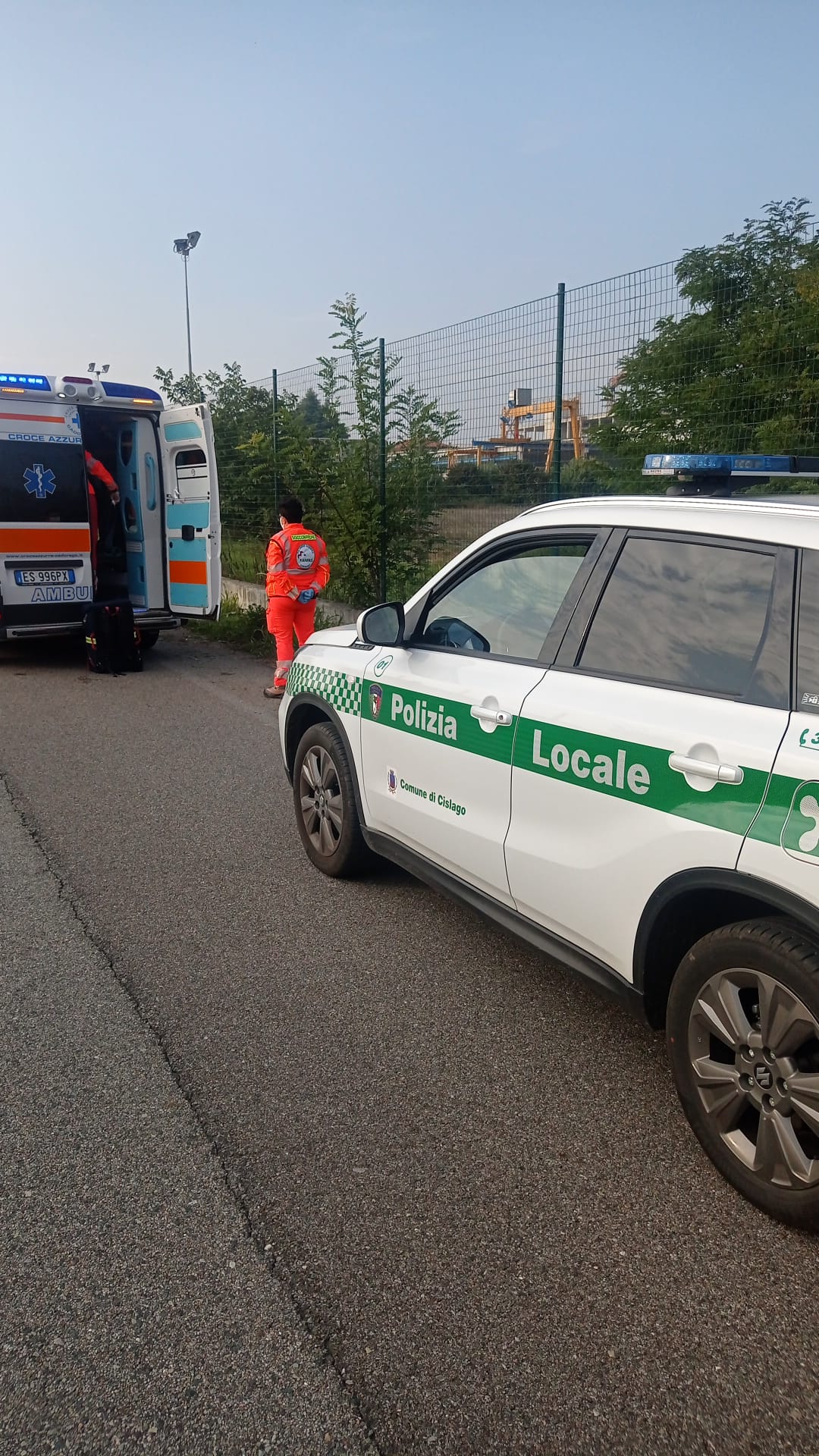 Cislago, malore in piazza Trento: polizia locale presta i primi soccorsi