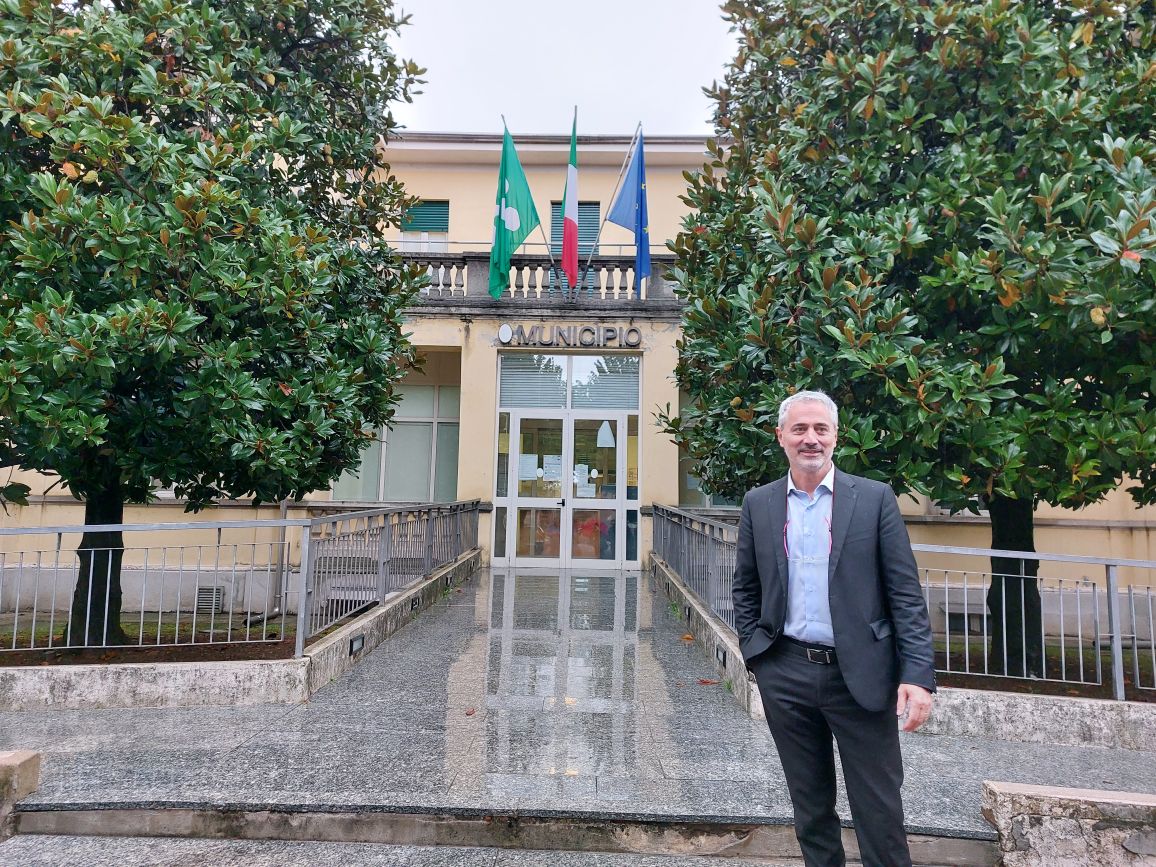 Cislago, primo consiglio comunale “davanti al castello” per il sindaco Stefano Calegari