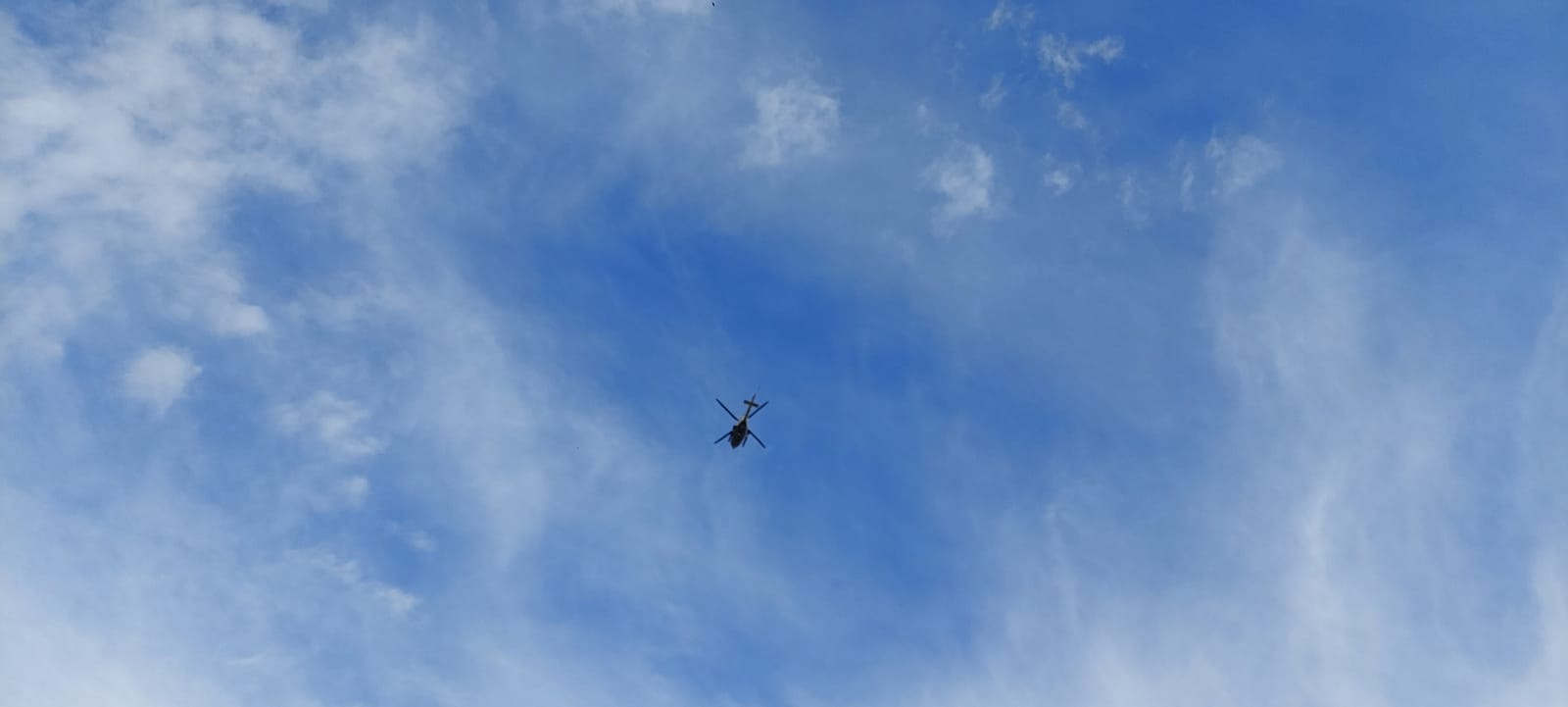 Cinque elicotteri militari a bassa quota su Saronno e dintorni