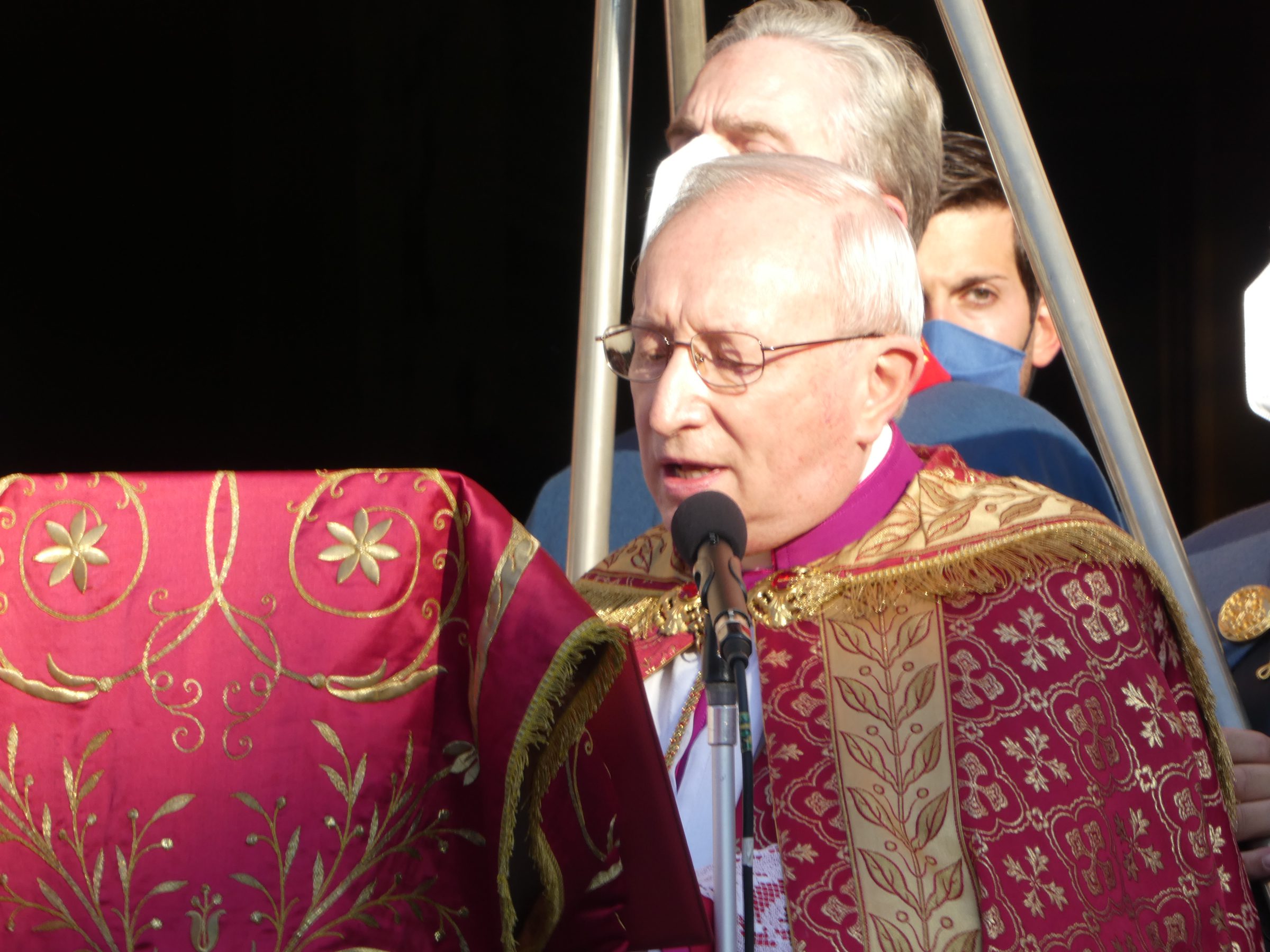 Saronno, don Luca Rampini: “Il prevosto è ricoverato all’ospedale”