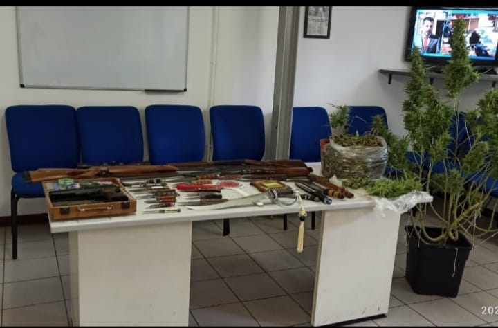 Droga e 30 armi sequestrate alle porte del Saronnese