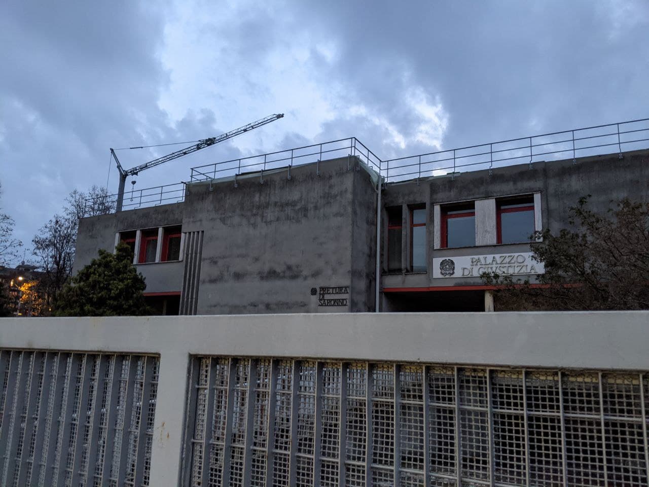 Saronno, nuova caserma Finanza: si lavora sul tetto