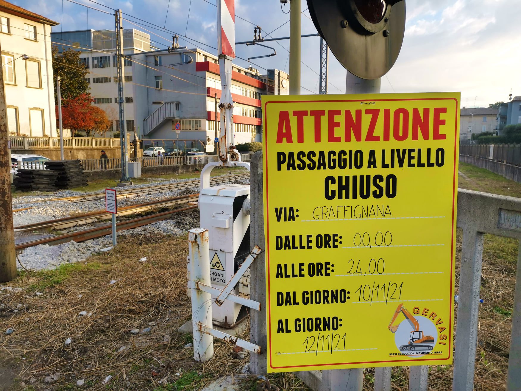 Trenord, ritardi sulla Saronno-Como per incidente al passaggio a livello di Rovellasca Manera