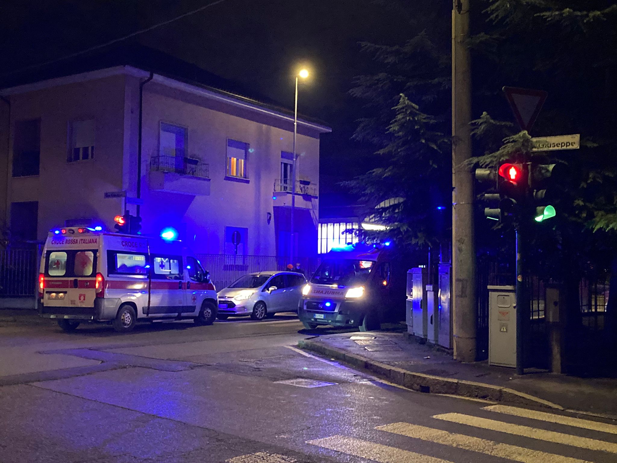 Negli ospedali di Saronno e Busto i feriti nello scontro di ieri sera in via San Francesco