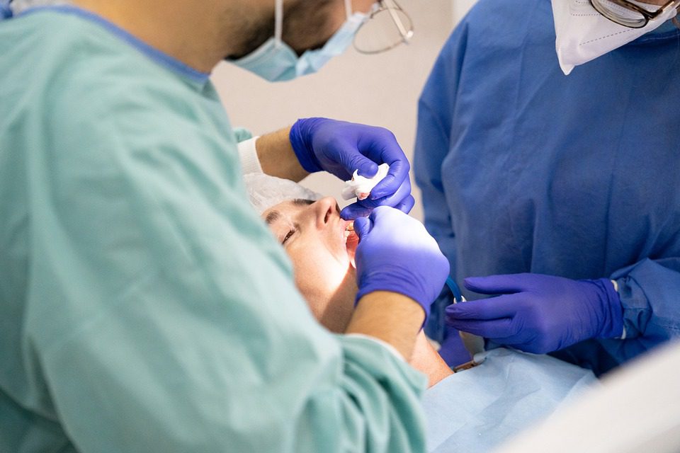 Implantologia dentale: 4 cose da sapere