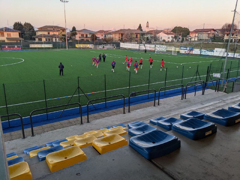 Calcio, ancora niente luce allo stadio di Saronno: oggi il decisivo match giovanile a Lazzate