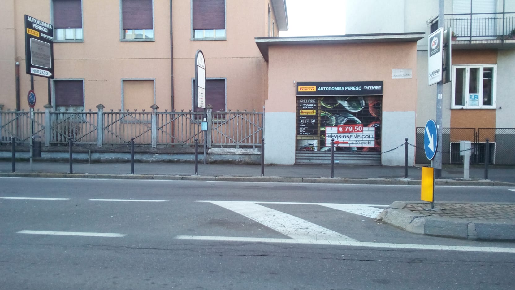 Saronno, torna accessibile la fermata del bus “incatenata” in via Volonterio