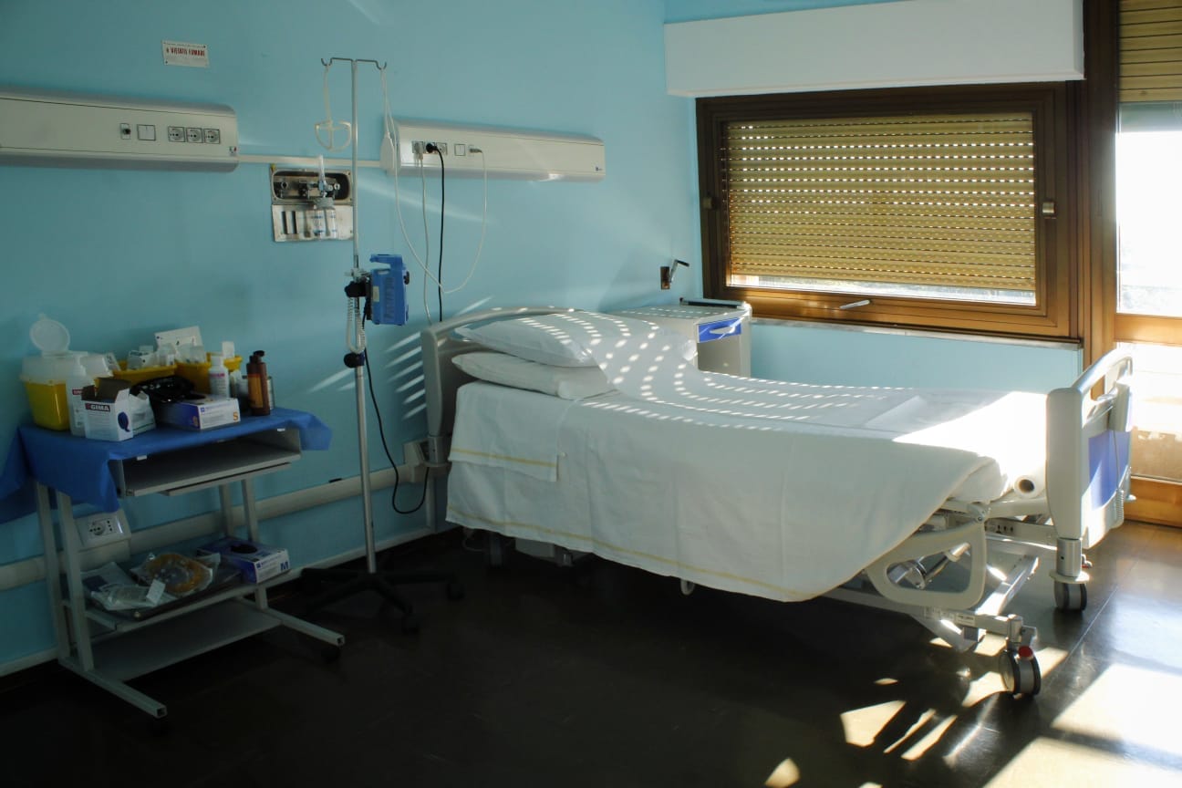 Ospedale Saronno, il Comitato: “Quando torneranno i reparti chiusi? E i posti letto? E quando si spenderanno i fondi?”