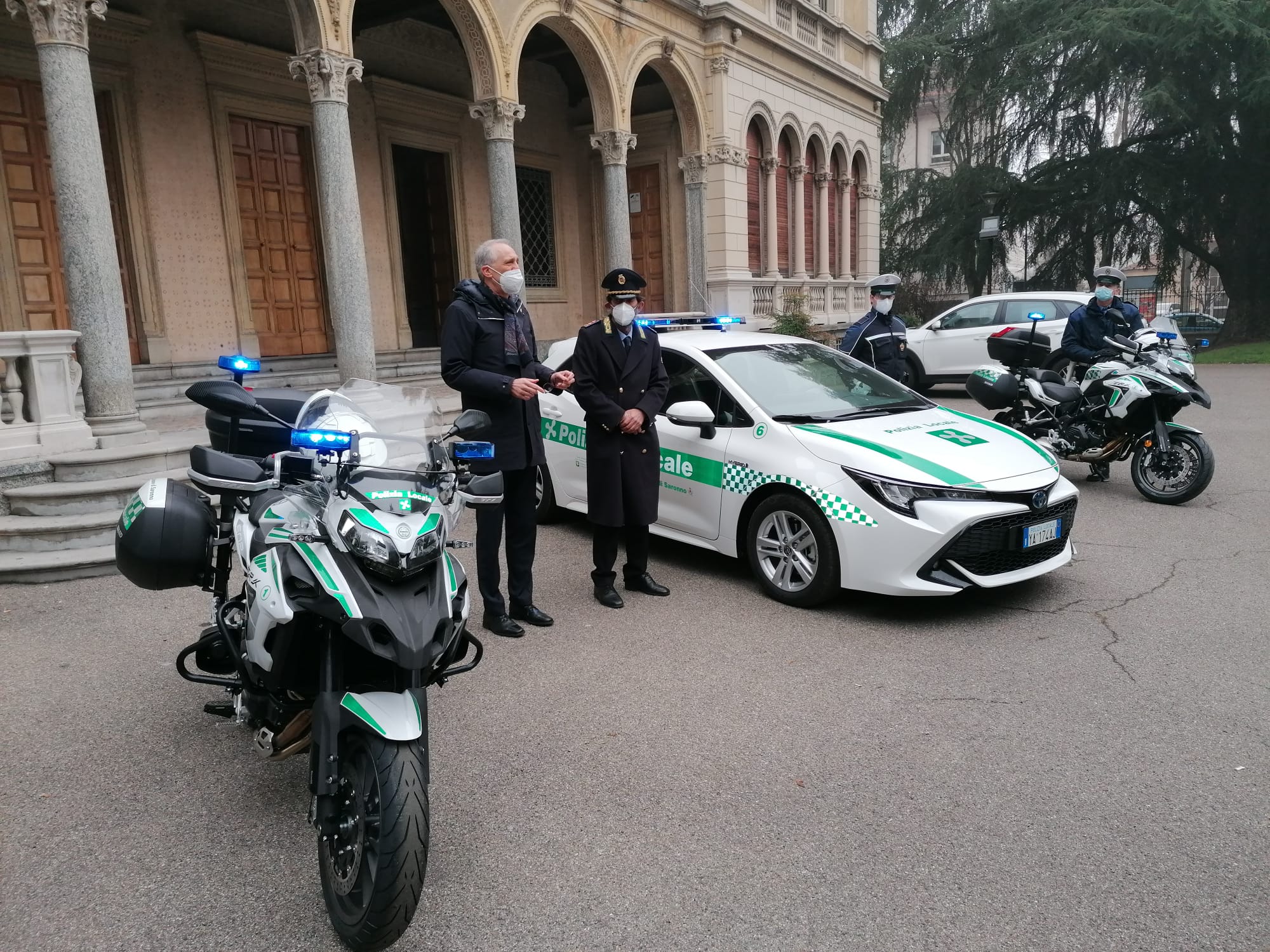 La polizia locale di Saronno presenta i nuovi ecomezzi