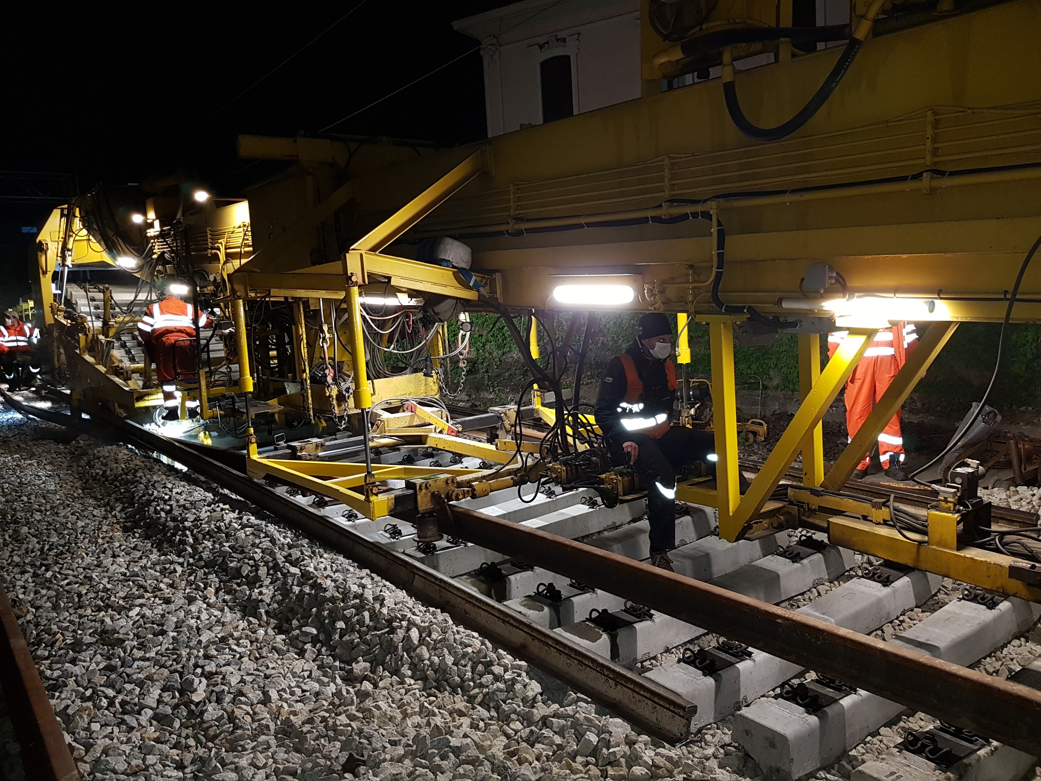 Ferrovienord, oltre 200 chilometri di rotaie per rinnovare il “Ramo Milano”: tutti i numeri dei lavori notturni