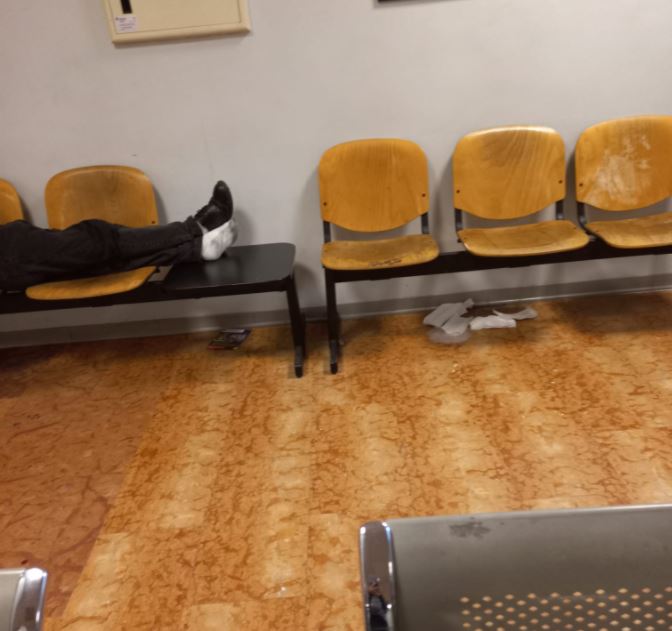 Degrado al pronto soccorso dell’ospedale di Saronno: la denuncia dai social